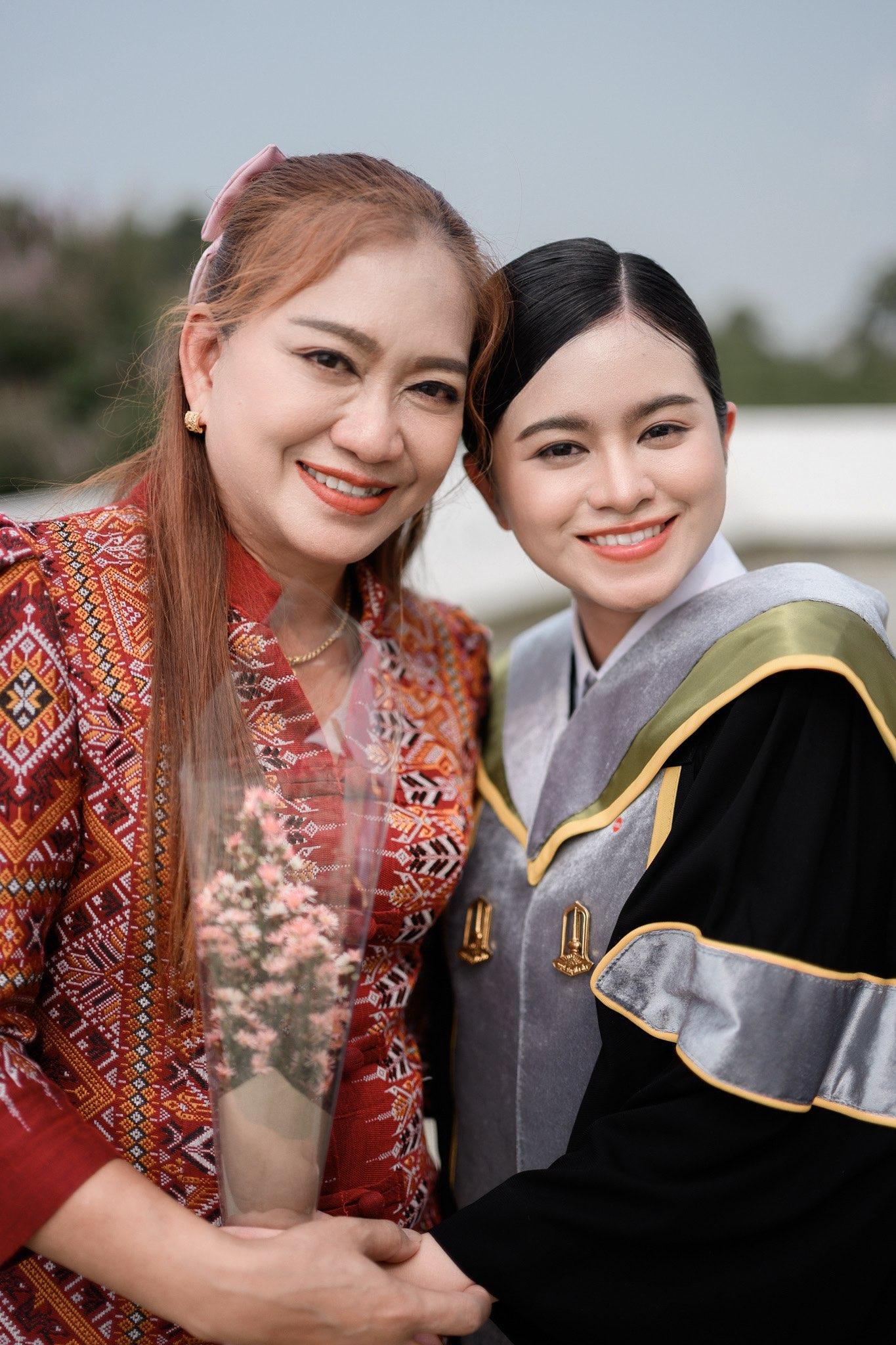 ผลงานรับปริญญา มหาวิทยาลัยมหาสารคาม โดย กะเพรา Photo ภาพที่ 10