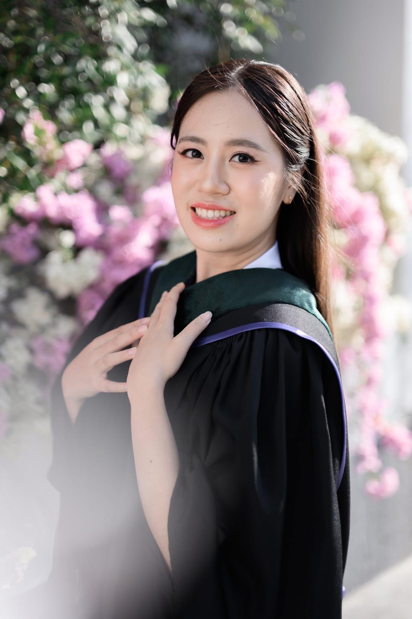 ผลงานรับปริญญา มหาวิทยาลัยเชียงใหม่ โดย กะเพรา Photo ภาพที่ 1