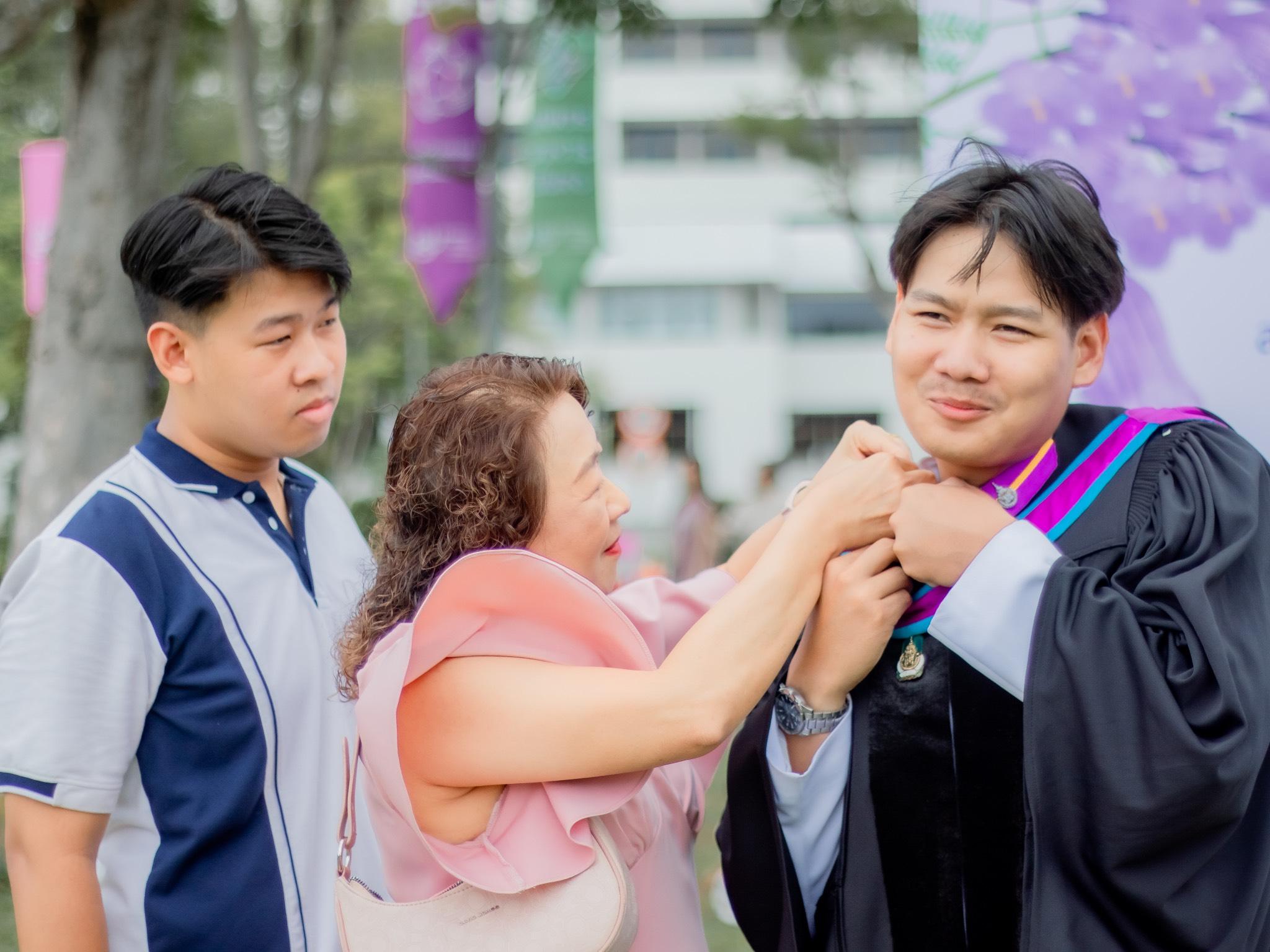 ผลงานรับปริญญา มหาวิทยาลัยสงขลานครินทร์ โดย ช่างภาพขี้โม้ ภาพที่ 5