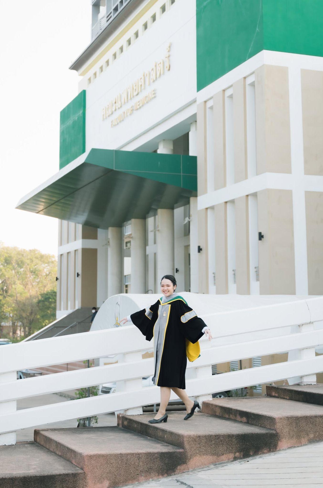 ผลงานรับปริญญา มหาวิทยาลัยมหาสารคาม โดย bankkiphoto ภาพที่ 2