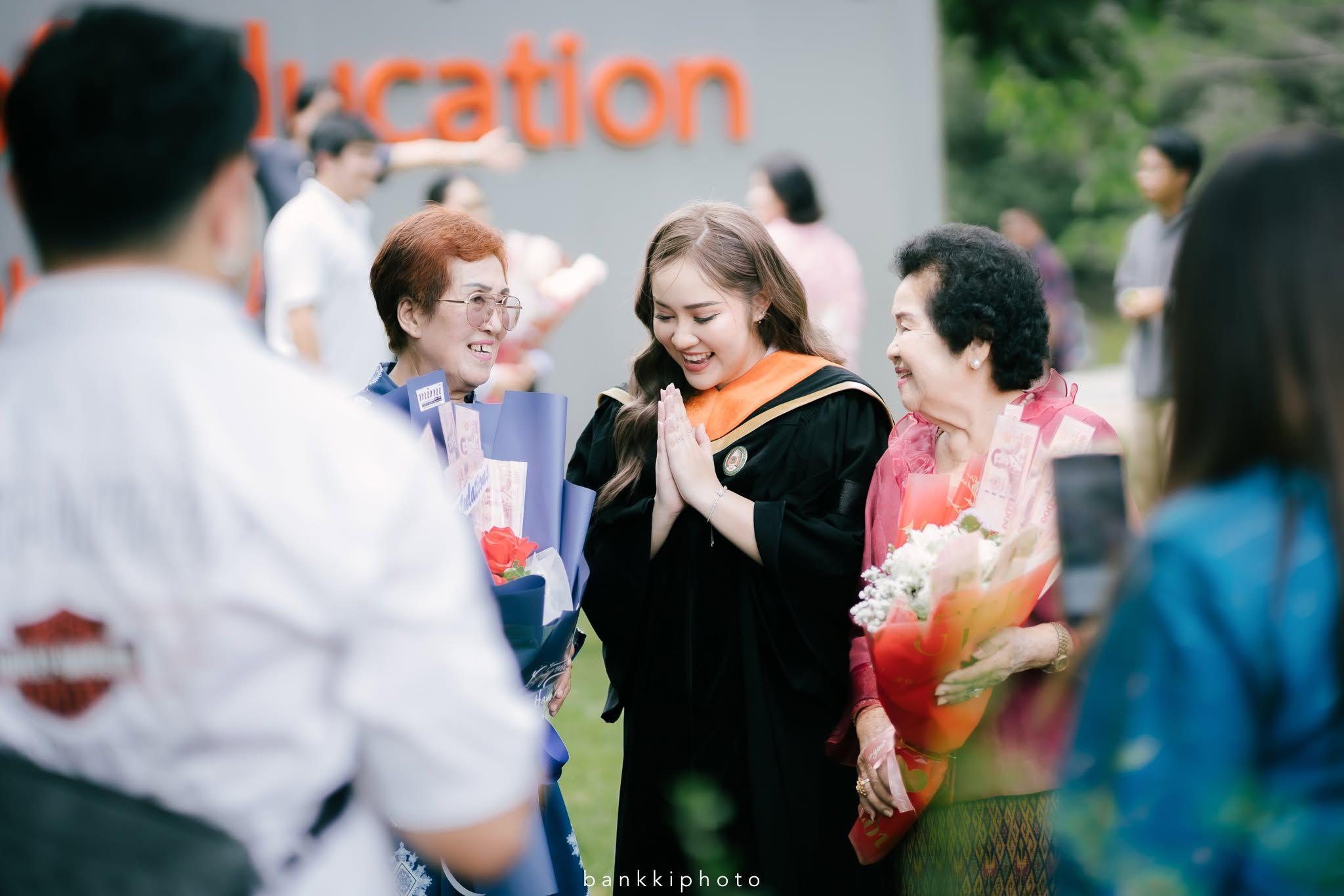 ผลงานรับปริญญา มหาวิทยาลัยราชภัฏมหาสารคาม โดย bankkiphoto ภาพที่ 11
