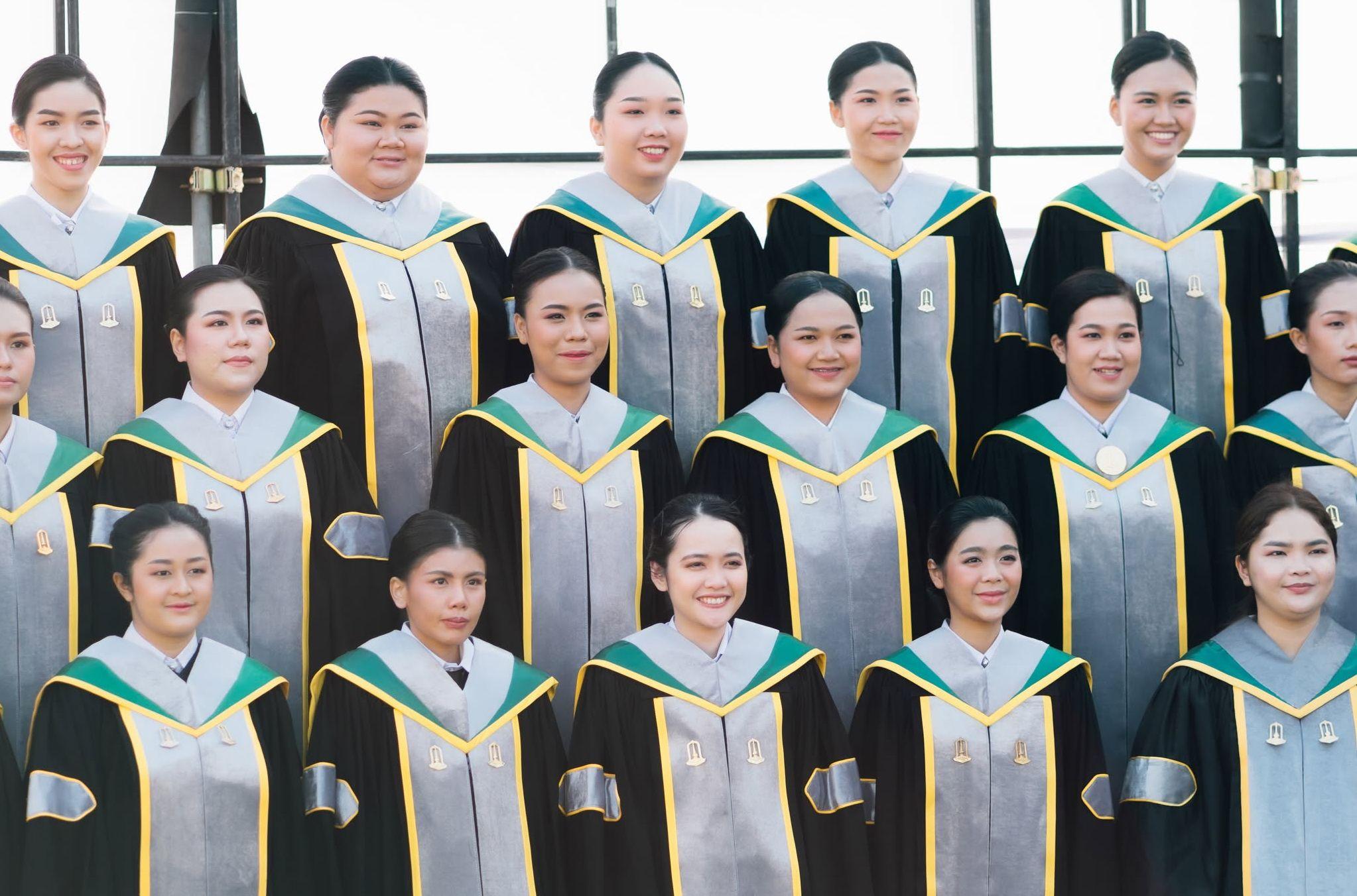 ผลงานรับปริญญา มหาวิทยาลัยมหาสารคาม โดย bankkiphoto ภาพที่ 7