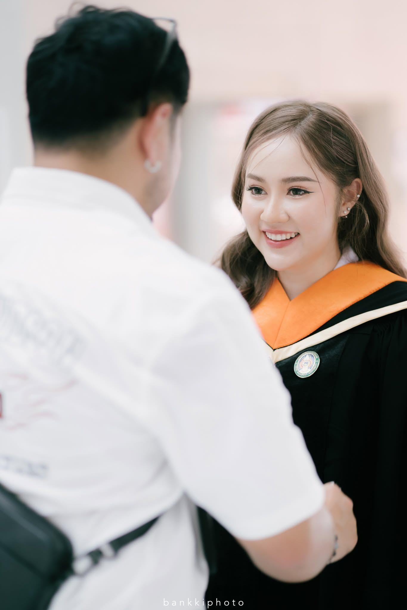 ผลงานรับปริญญา มหาวิทยาลัยราชภัฏมหาสารคาม โดย bankkiphoto ภาพที่ 2