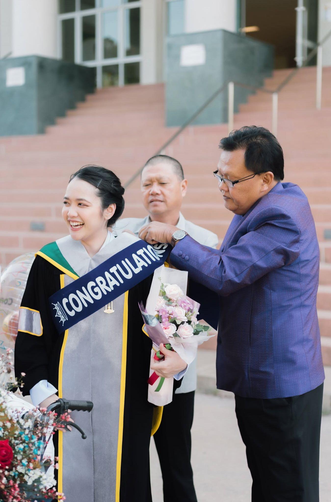 ผลงานรับปริญญา มหาวิทยาลัยมหาสารคาม โดย bankkiphoto ภาพที่ 11
