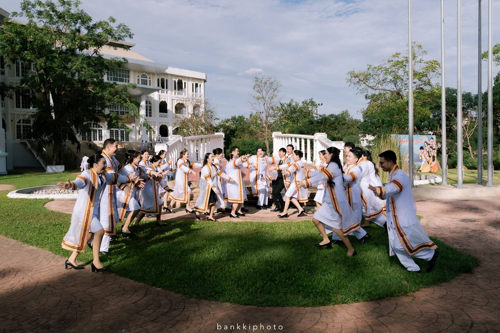 ผลงานรับปริญญา มหาวิทยาลัยขอนแก่น โดย bankkiphoto ภาพที่ 3