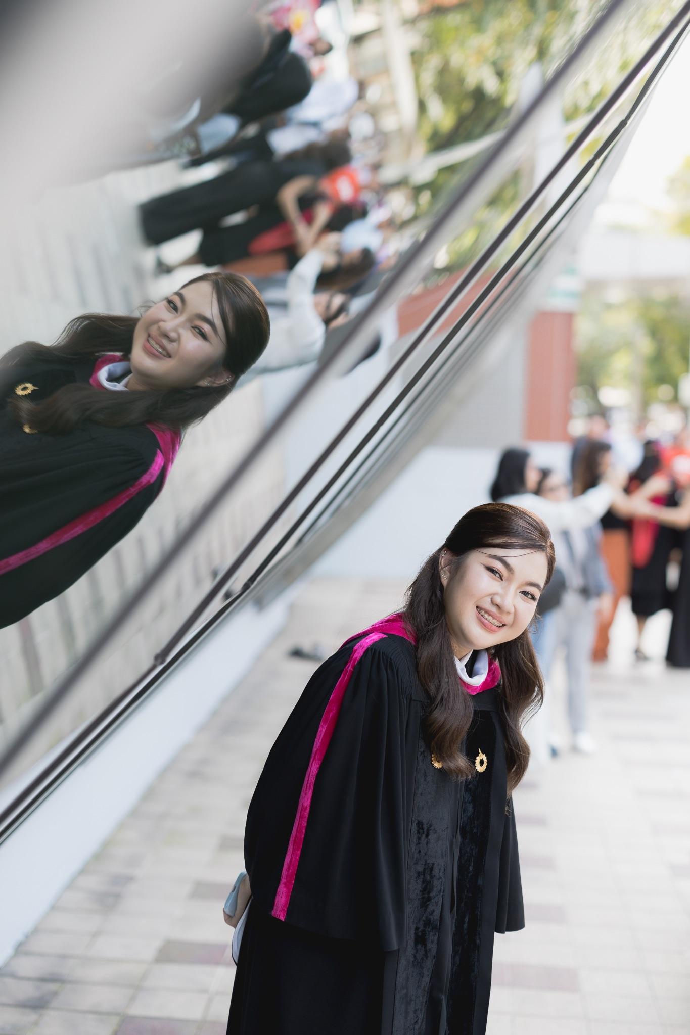 ผลงานรับปริญญา มหาวิทยาลัยรังสิต โดย Phoprukphoto ภาพที่ 11