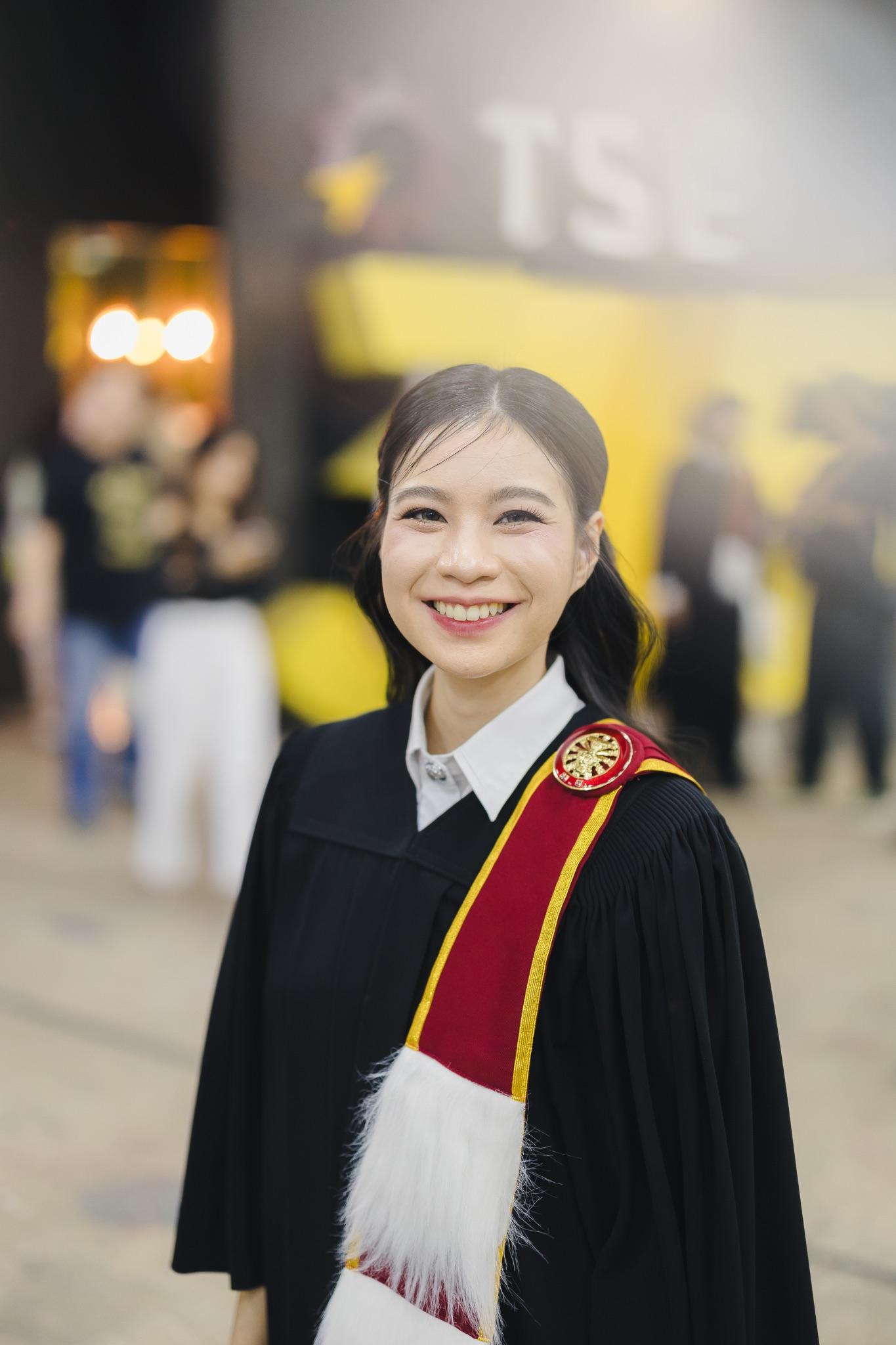 ผลงานรับปริญญา มหาวิทยาลัยธรรมศาสตร์ โดย Phoprukphoto ภาพที่ 16