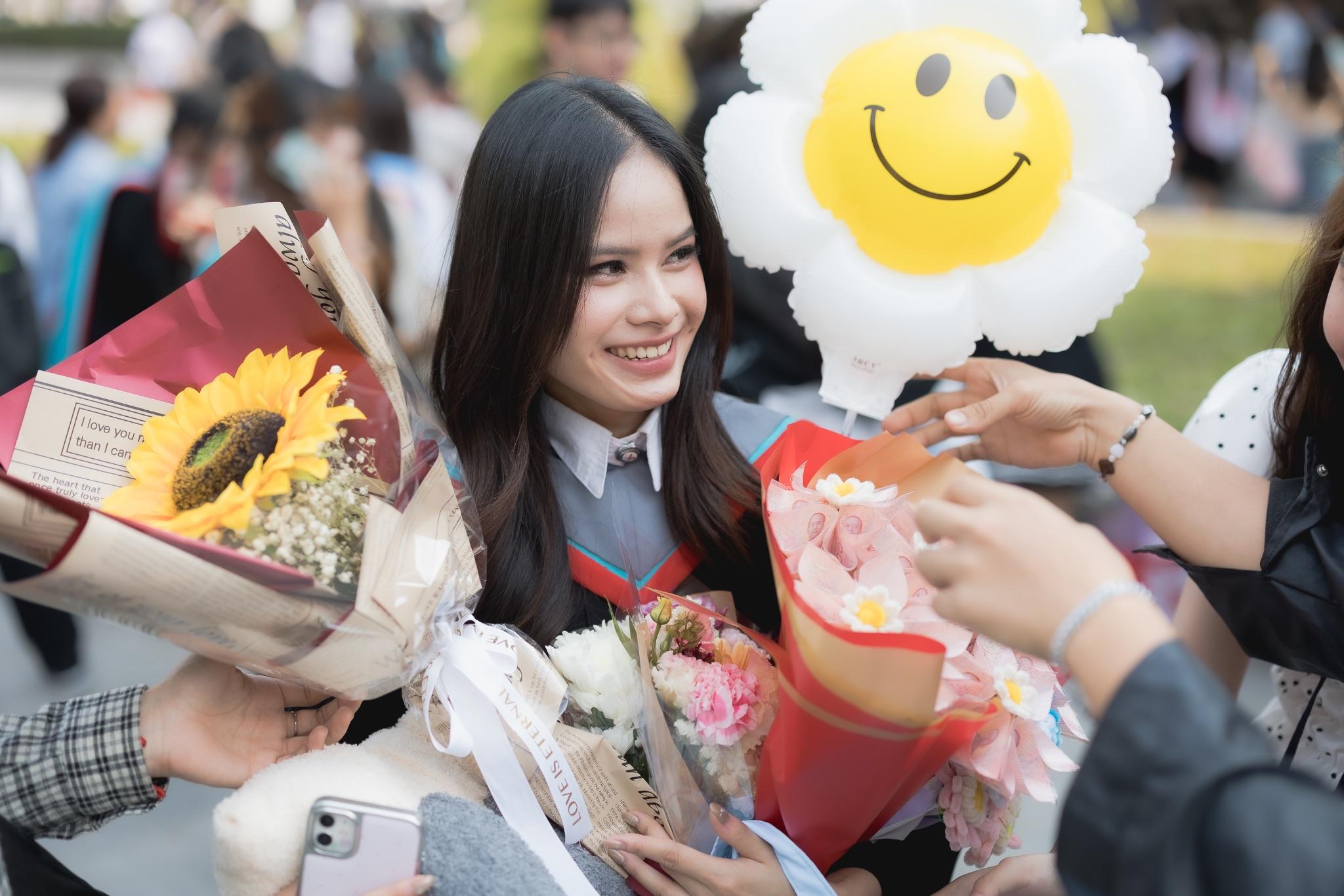 ผลงานรับปริญญา มหาวิทยาลัยศรีนครินทรวิโรฒ โดย Phoprukphoto ภาพที่ 1