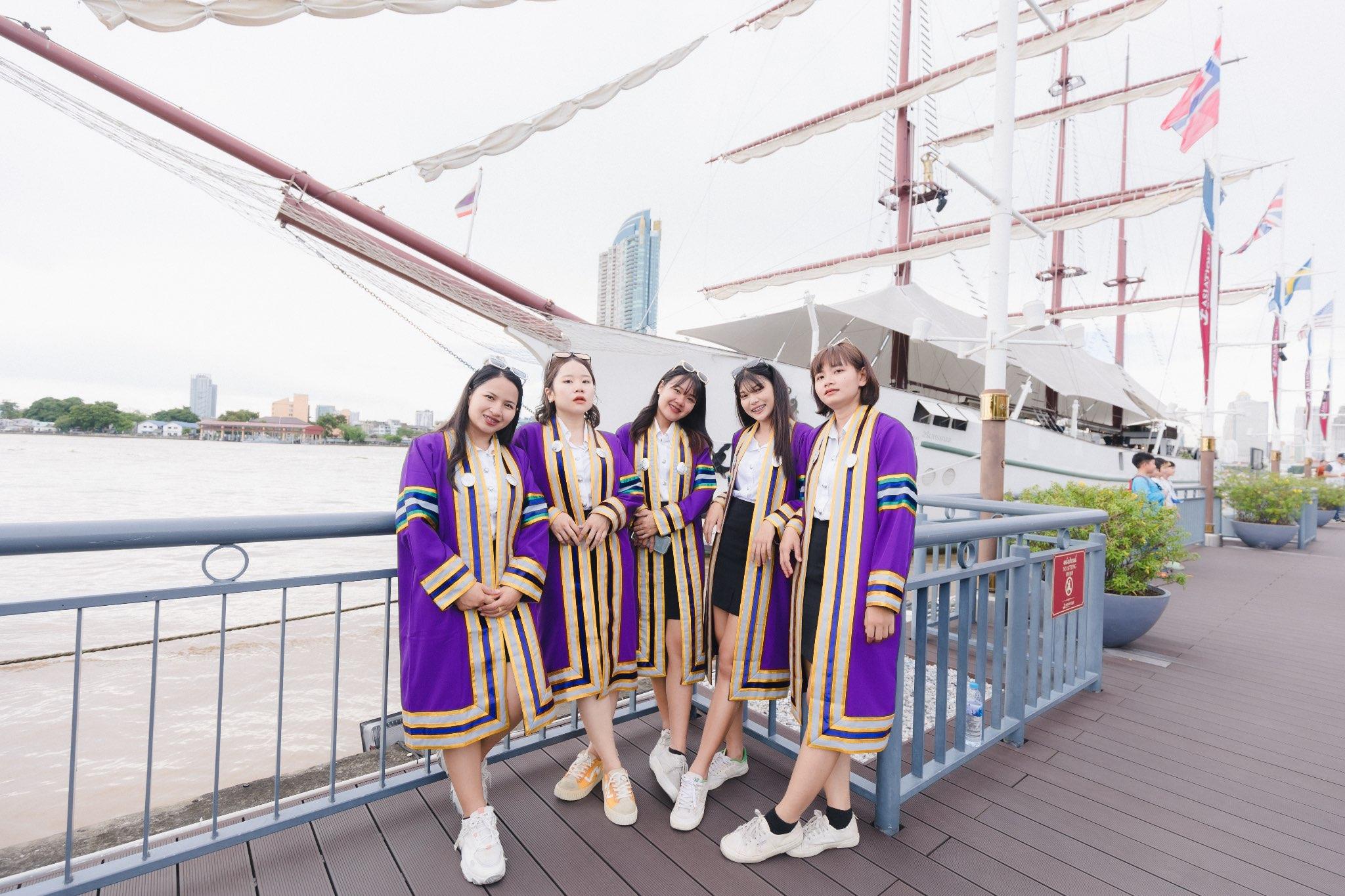ผลงานรับปริญญา มหาวิทยาลัยราชภัฏบ้านสมเด็จเจ้าพระยา โดย Phoprukphoto ภาพที่ 11