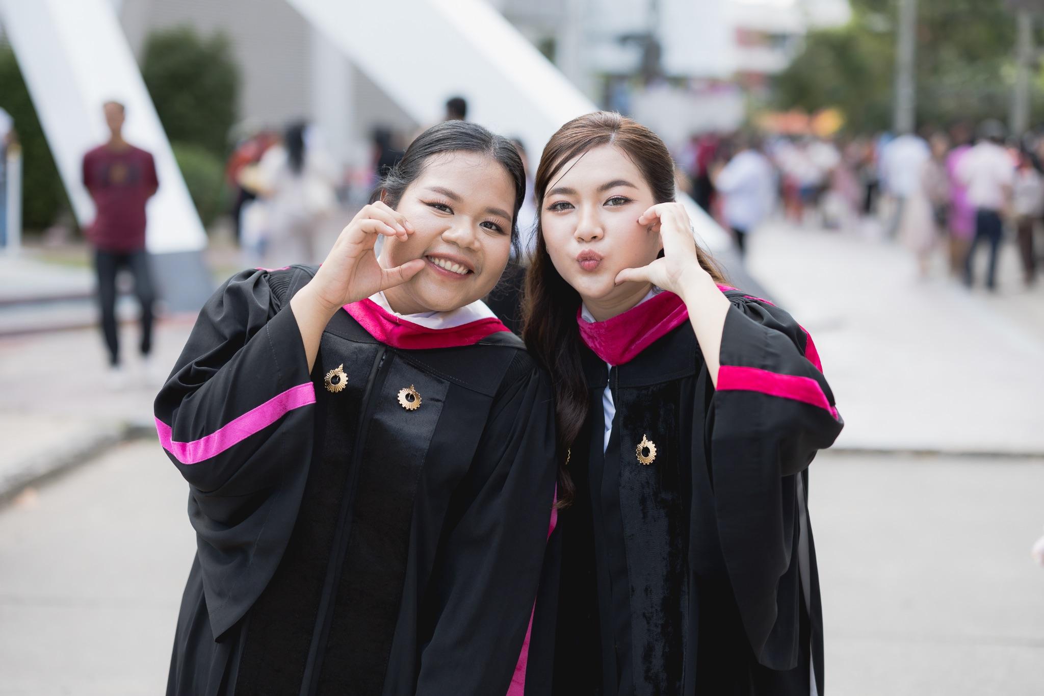ผลงานรับปริญญา มหาวิทยาลัยรังสิต โดย Phoprukphoto ภาพที่ 20