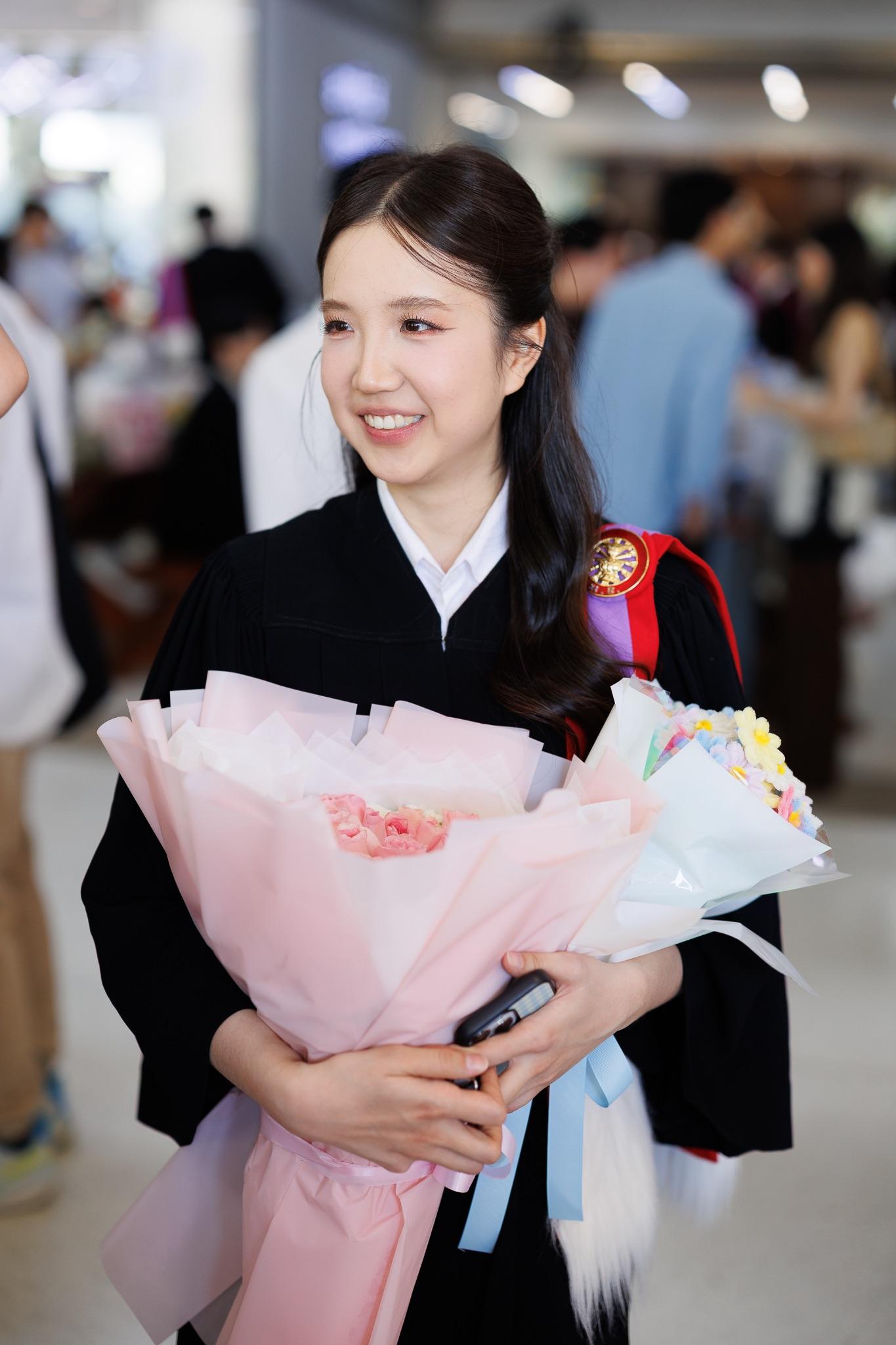 ผลงานรับปริญญา มหาวิทยาลัยธรรมศาสตร์ โดย Phoprukphoto ภาพที่ 10