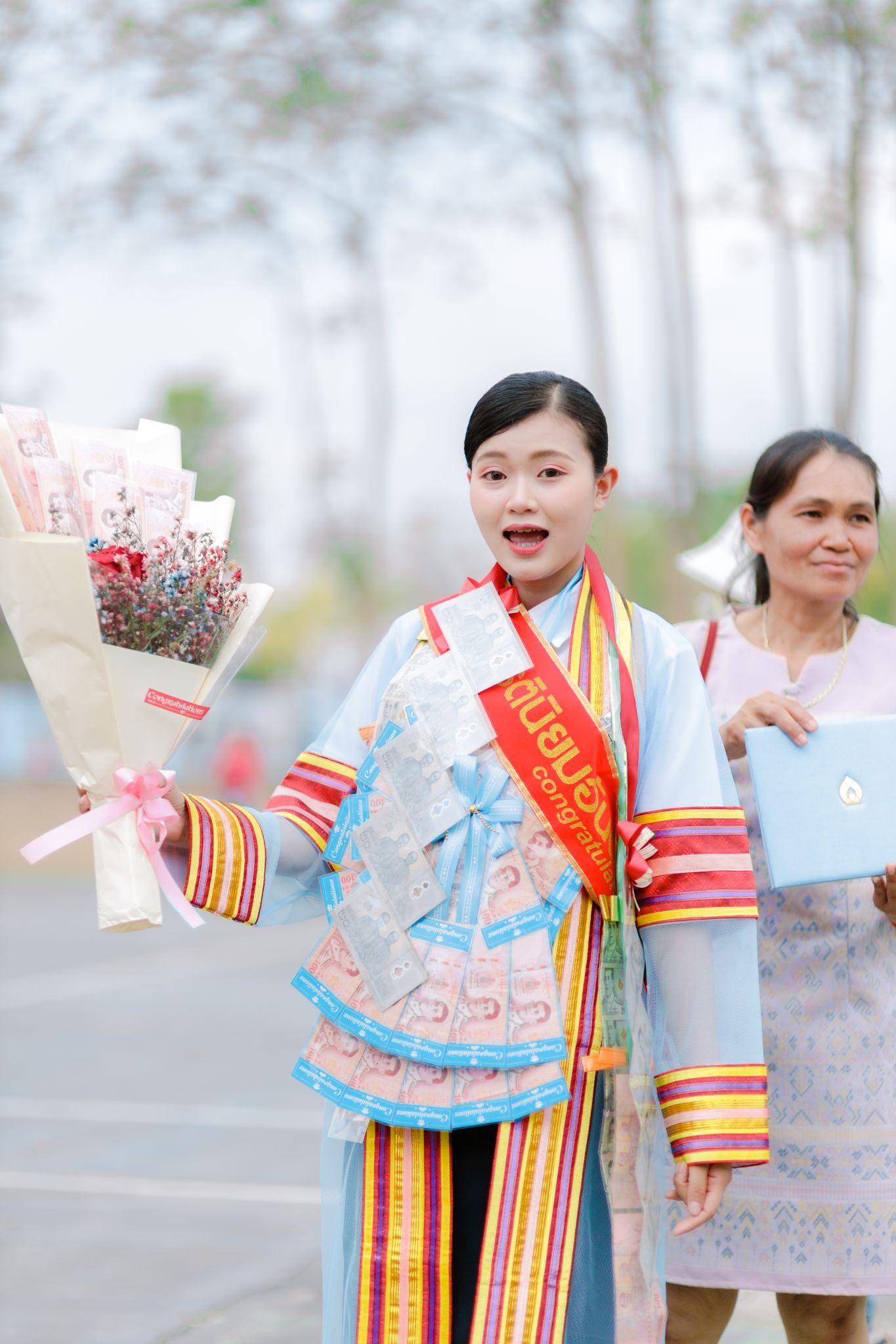 ผลงานรับปริญญา มหาวิทยาลัยกาฬสินธุ์ โดย Aj Photographer ภาพที่ 4
