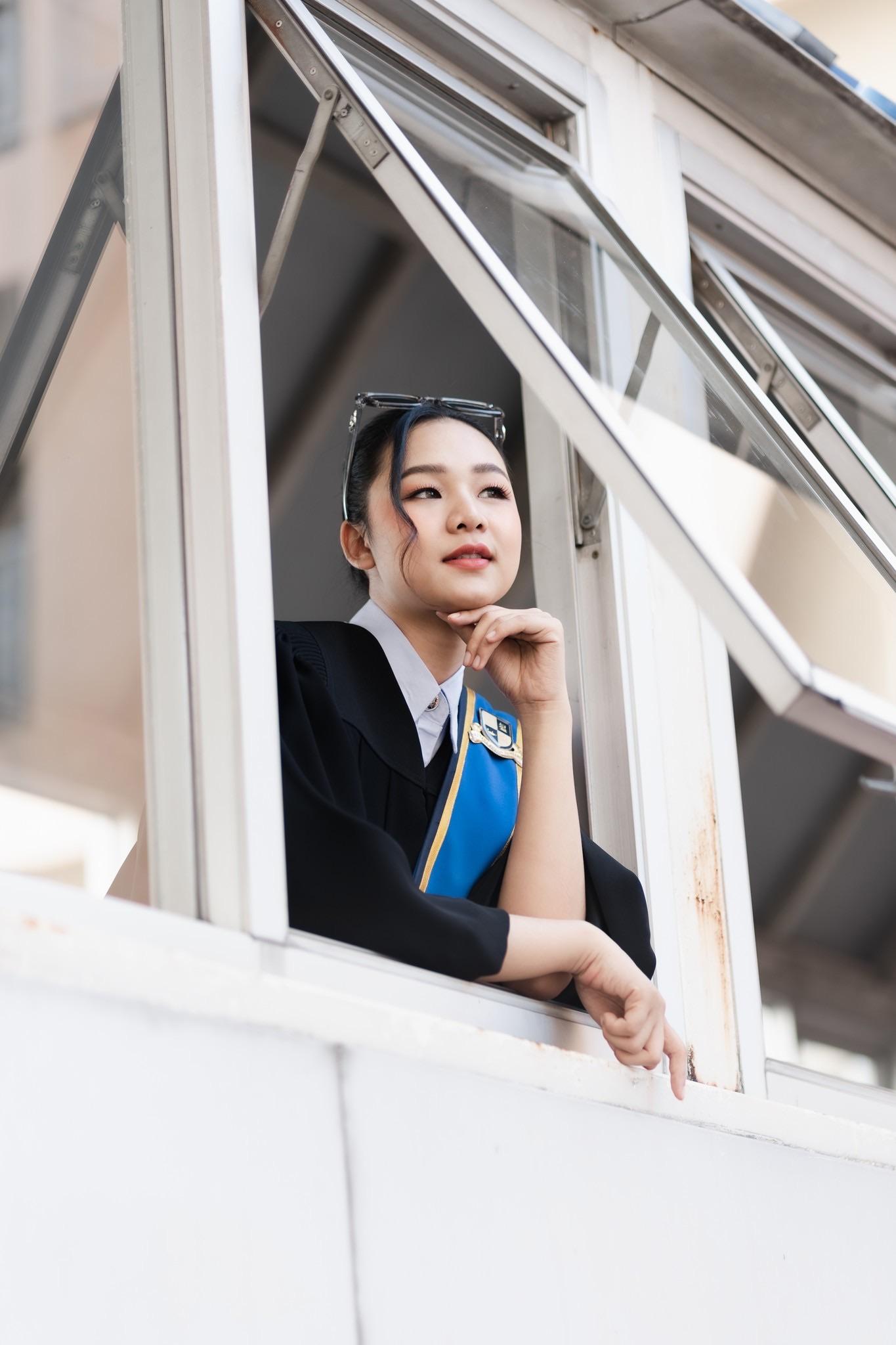 ผลงานรับปริญญา มหาวิทยาลัยรัตนบัณฑิต โดย NightxStudio ภาพที่ 3