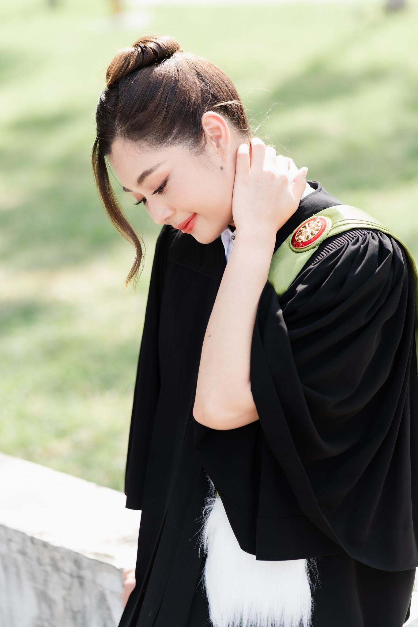 ผลงานรับปริญญา มหาวิทยาลัยธรรมศาสตร์ โดย NightxStudio ภาพที่ 12