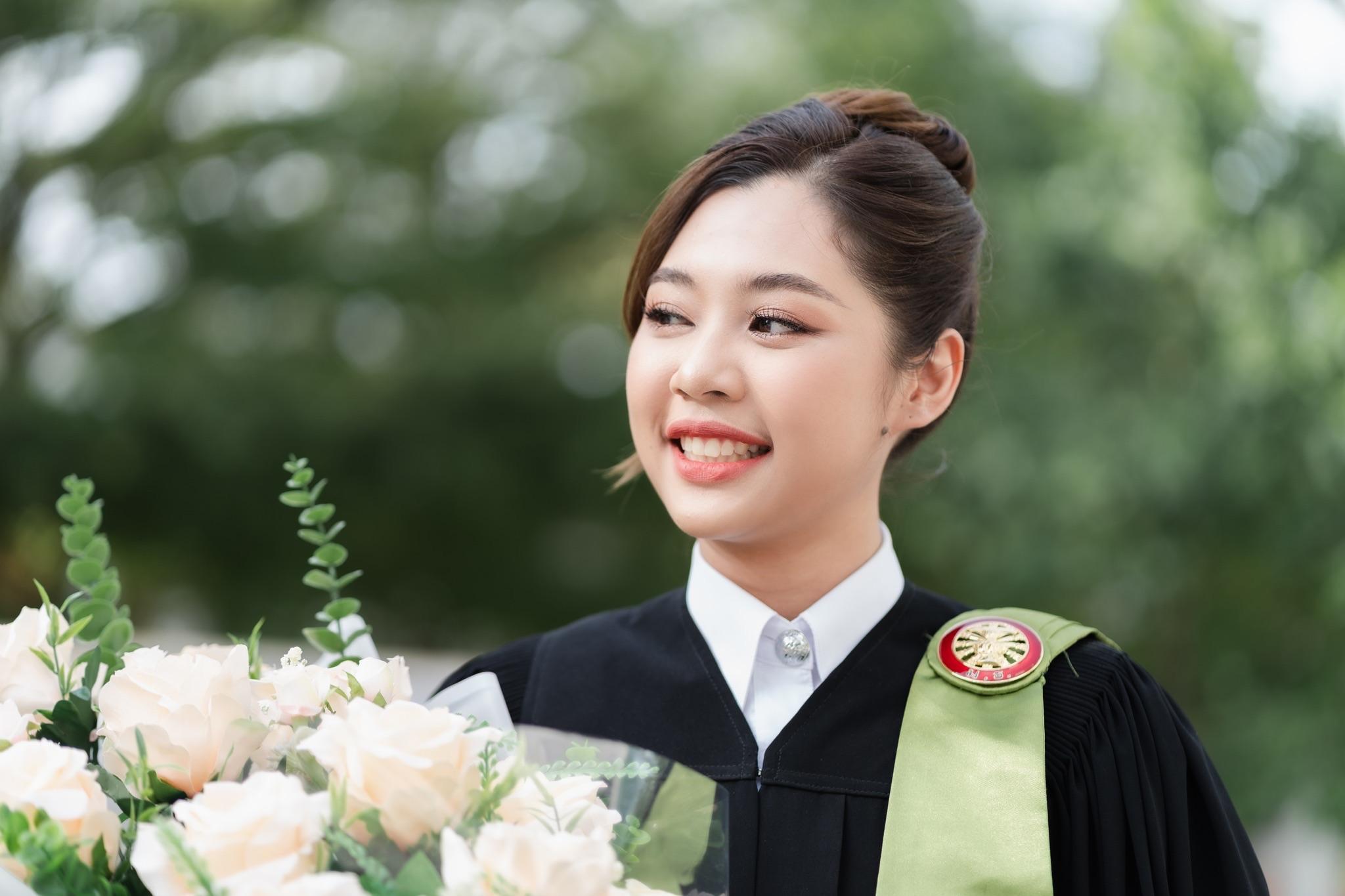 ผลงานรับปริญญา มหาวิทยาลัยธรรมศาสตร์ โดย NightxStudio ภาพที่ 4