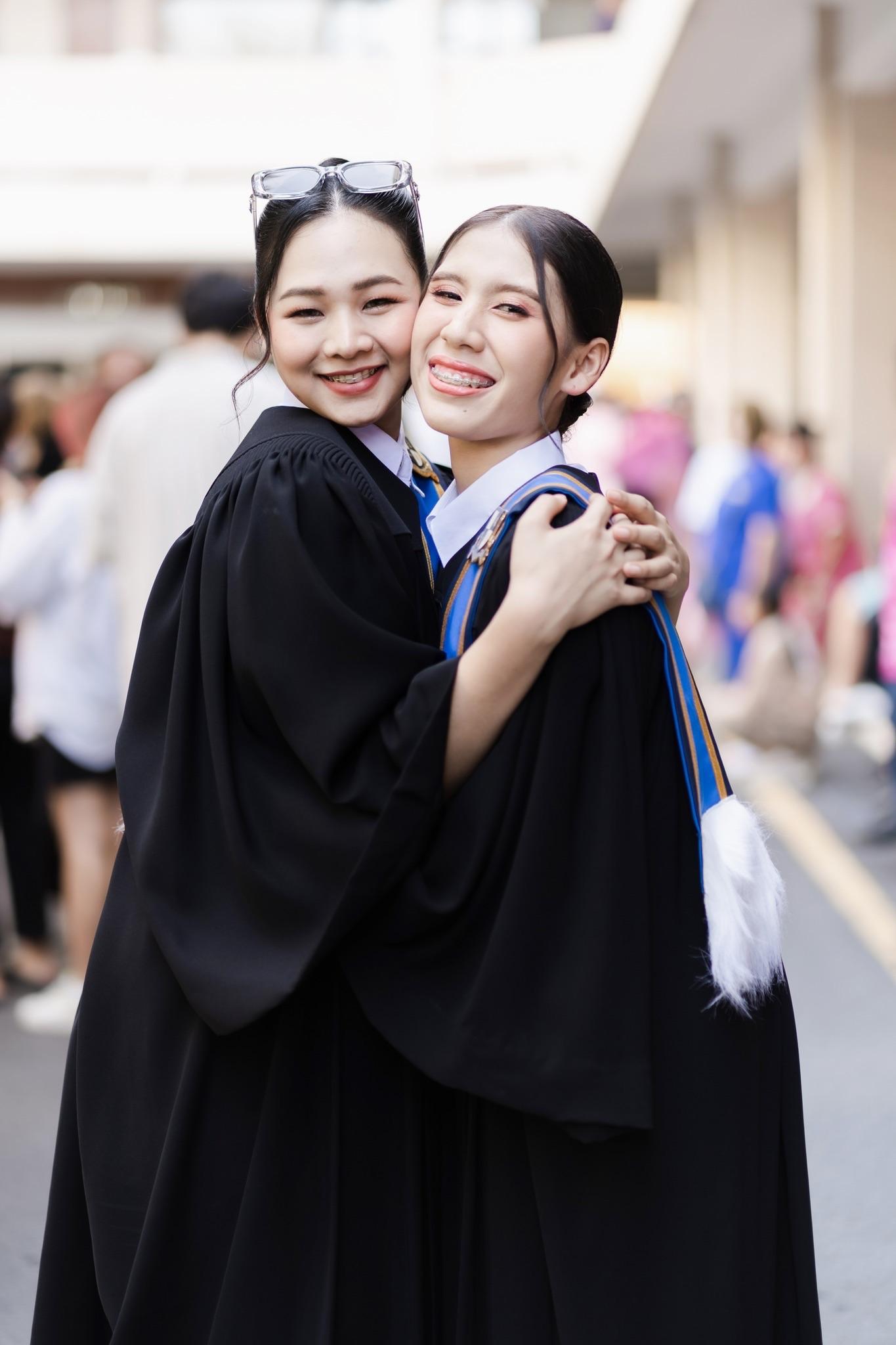 ผลงานรับปริญญา มหาวิทยาลัยรัตนบัณฑิต โดย NightxStudio ภาพที่ 14