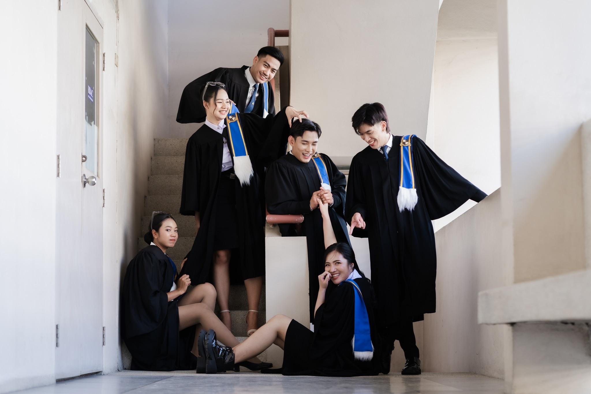 ผลงานรับปริญญา มหาวิทยาลัยรัตนบัณฑิต โดย NightxStudio ภาพที่ 19