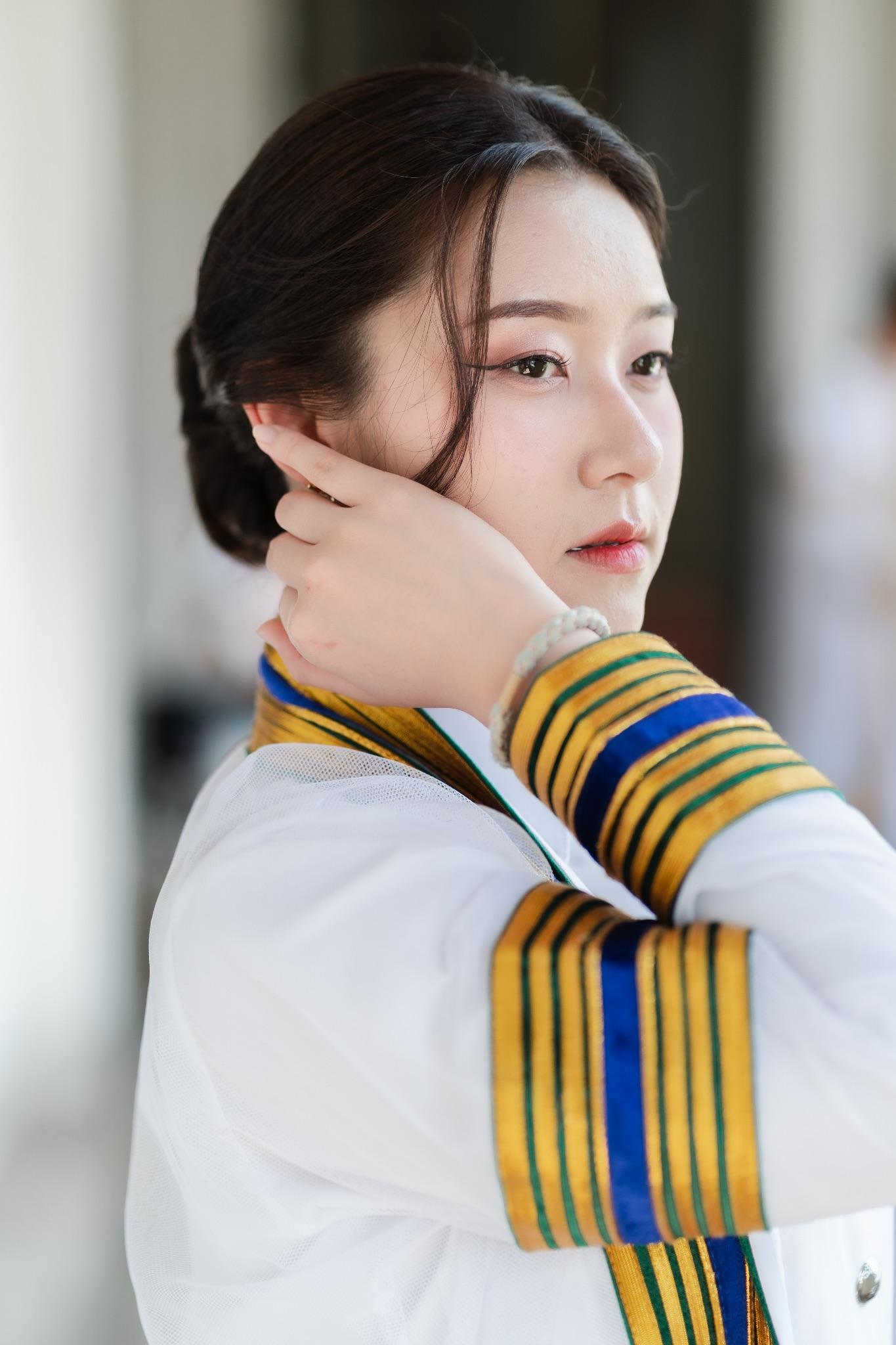 ผลงานรับปริญญา โดย NightxStudio ภาพที่ 1