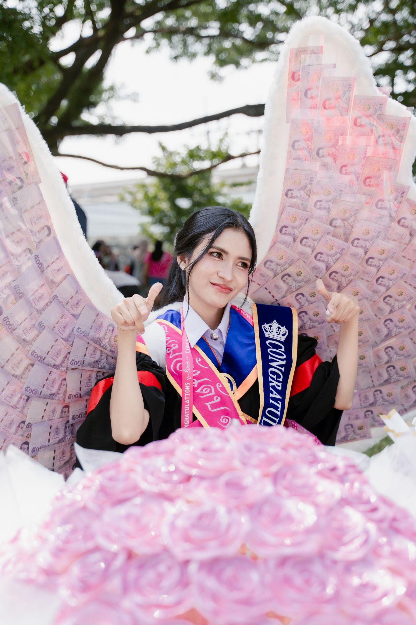 ผลงานรับปริญญา มหาวิทยาลัยหาดใหญ่ โดย SNAT-CHAEH ภาพที่ 2