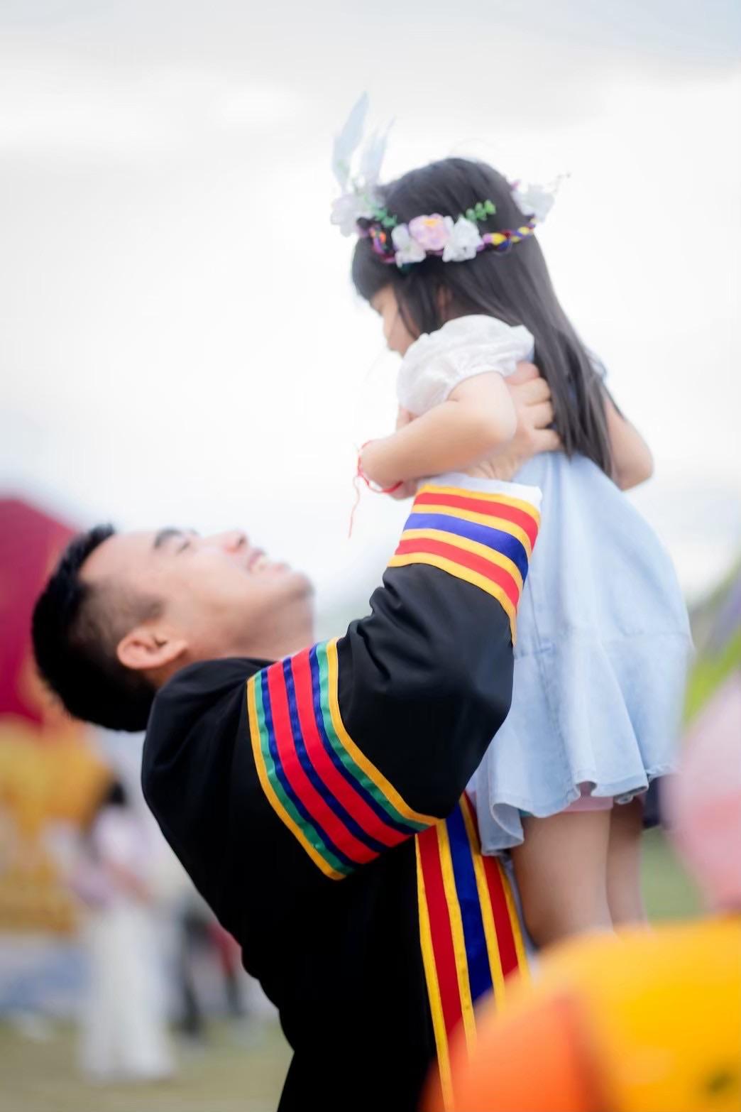 ผลงานรับปริญญา โดย Twenty Four Gallery ภาพที่ 12