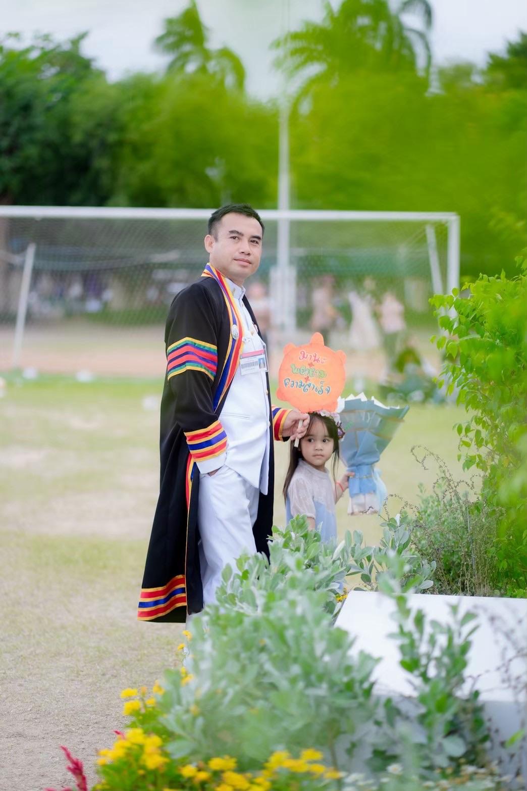 ผลงานรับปริญญา โดย Twenty Four Gallery ภาพที่ 14