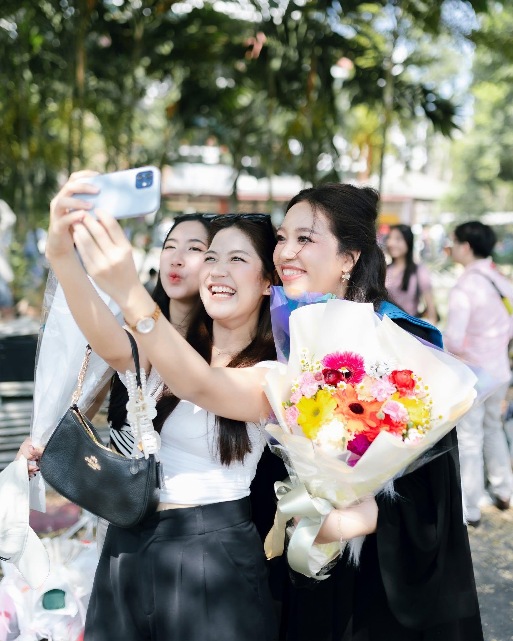 ผลงานรับปริญญา มหาวิทยาลัยธรรมศาสตร์ โดย อ่อนด๋อย Studee Photograph ภาพที่ 11
