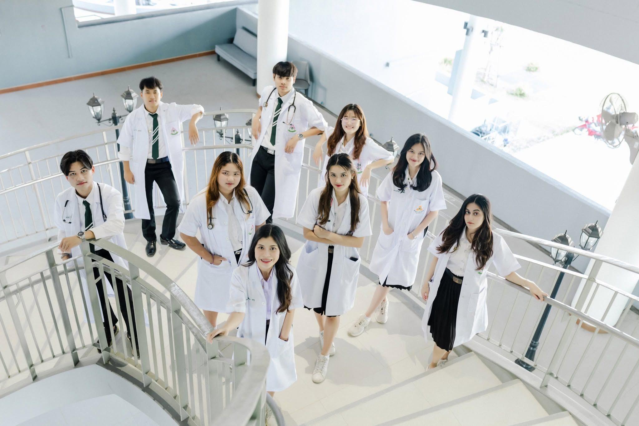 ผลงานรับปริญญา มหาวิทยาลัยอุบลราชธานี โดย อ่อนด๋อย Studee Photograph ภาพที่ 4