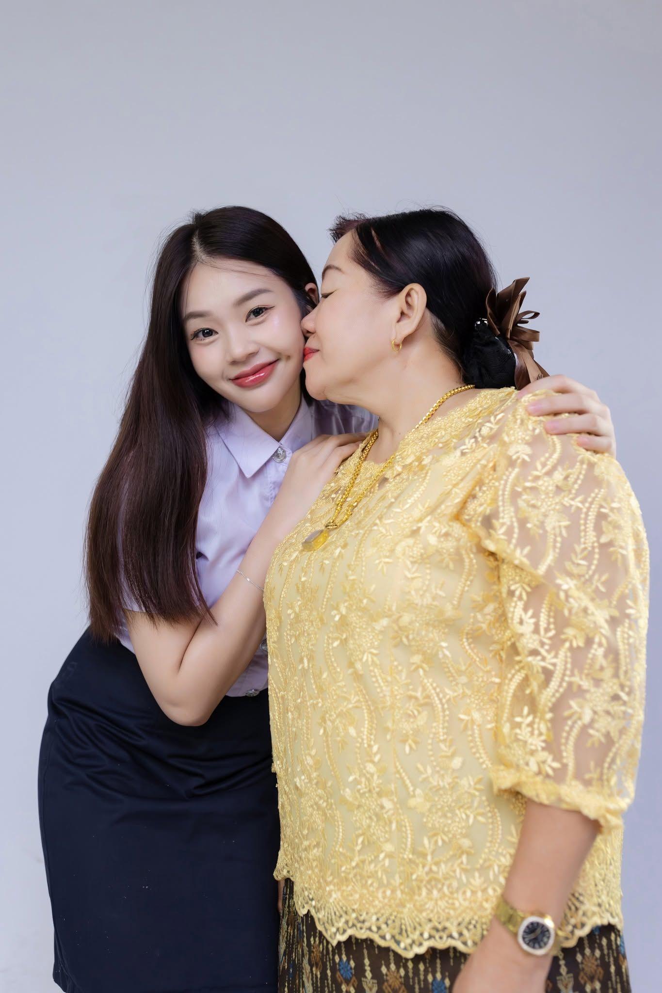 ผลงานรับปริญญา มหาวิทยาลัยราชภัฏอุบลราชธานี โดย อ่อนด๋อย Studee Photograph ภาพที่ 9