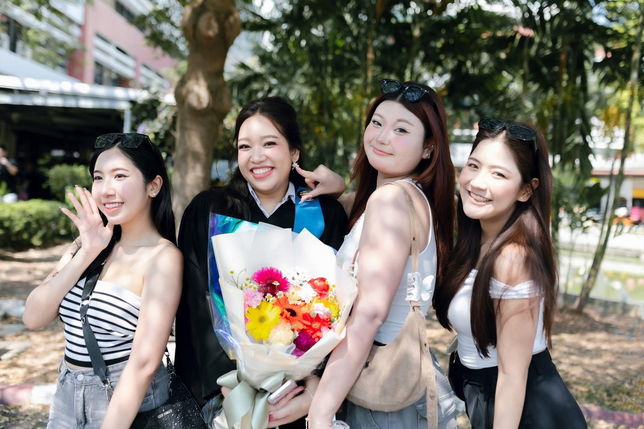 ผลงานรับปริญญา มหาวิทยาลัยธรรมศาสตร์ โดย อ่อนด๋อย Studee Photograph ภาพที่ 7