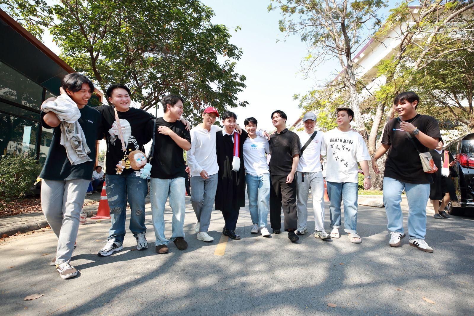 ผลงานรับปริญญา มหาวิทยาลัยธรรมศาสตร์ โดย Onemore.Pics.Thailand ภาพที่ 10