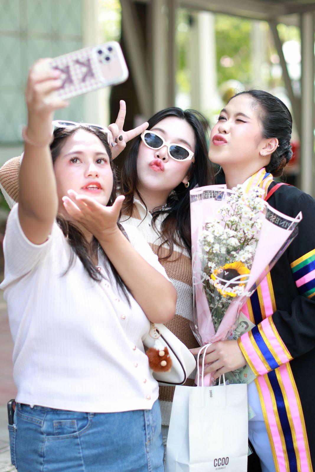 ผลงานรับปริญญา มหาวิทยาลัยราชภัฏพระนคร โดย Onemore.Pics.Thailand ภาพที่ 3
