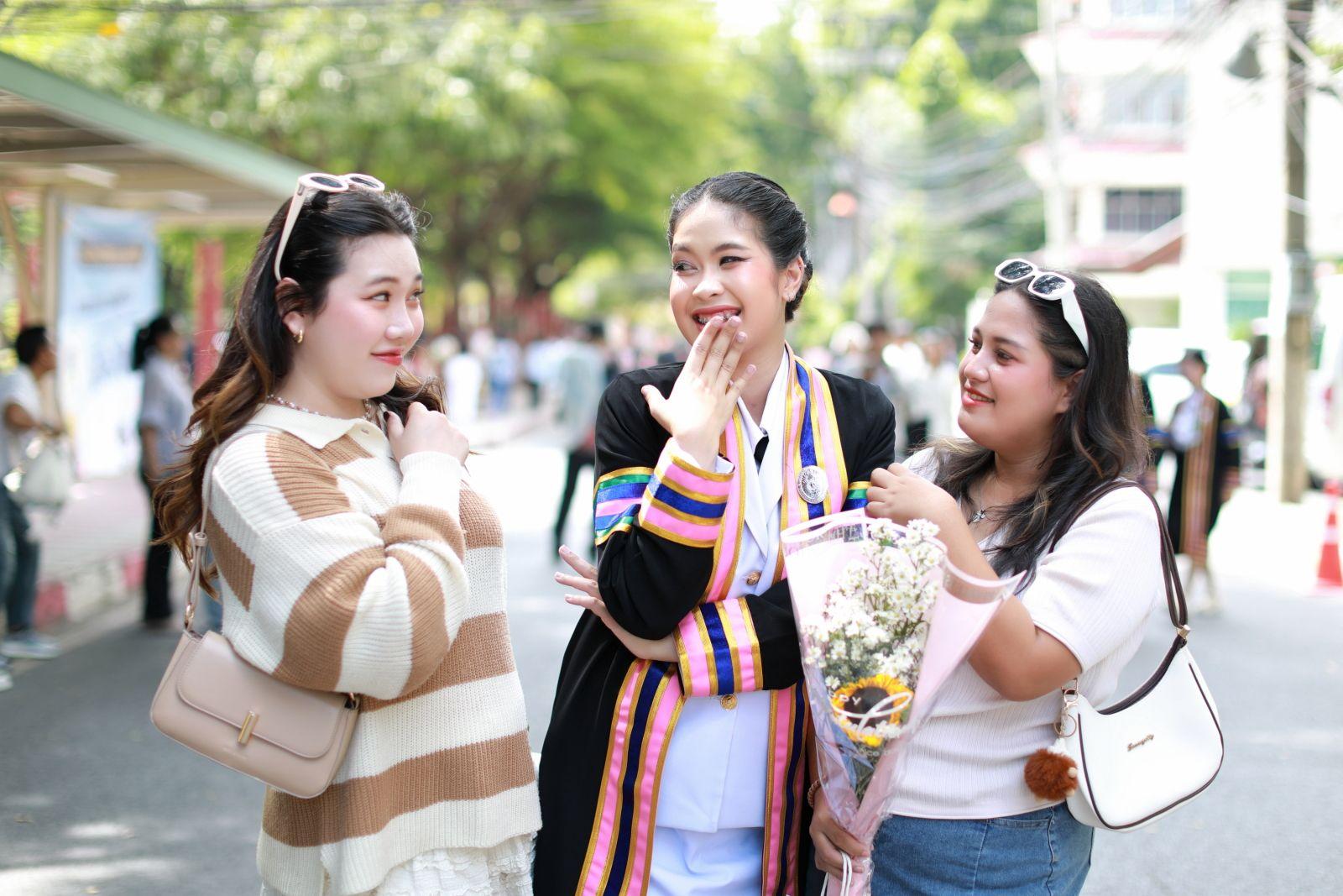 ผลงานรับปริญญา มหาวิทยาลัยราชภัฏพระนคร โดย Onemore.Pics.Thailand ภาพที่ 9