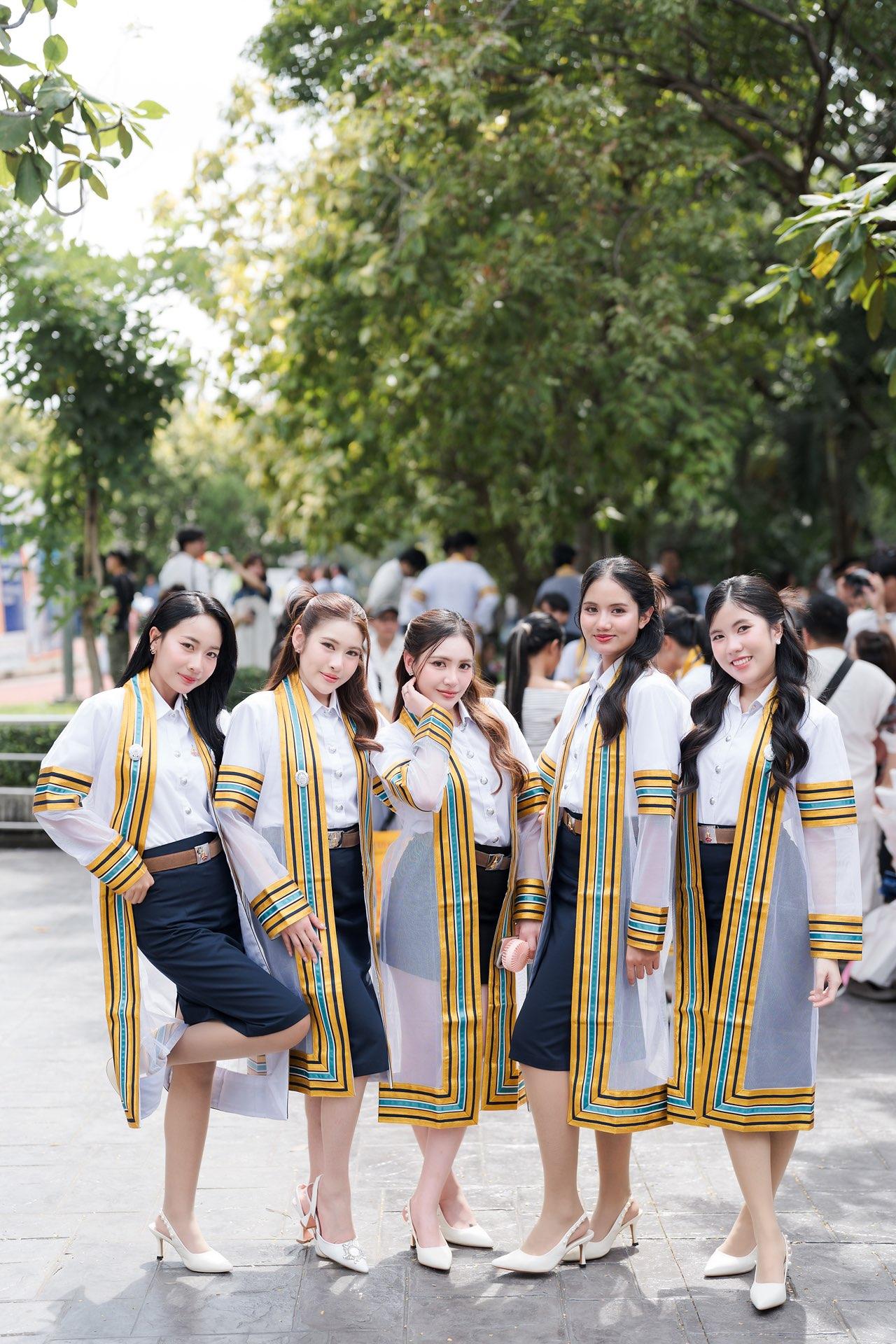 ผลงานรับปริญญา มหาวิทยาลัยราชภัฏสวนสุนันทา โดย Photanae ภาพที่ 8