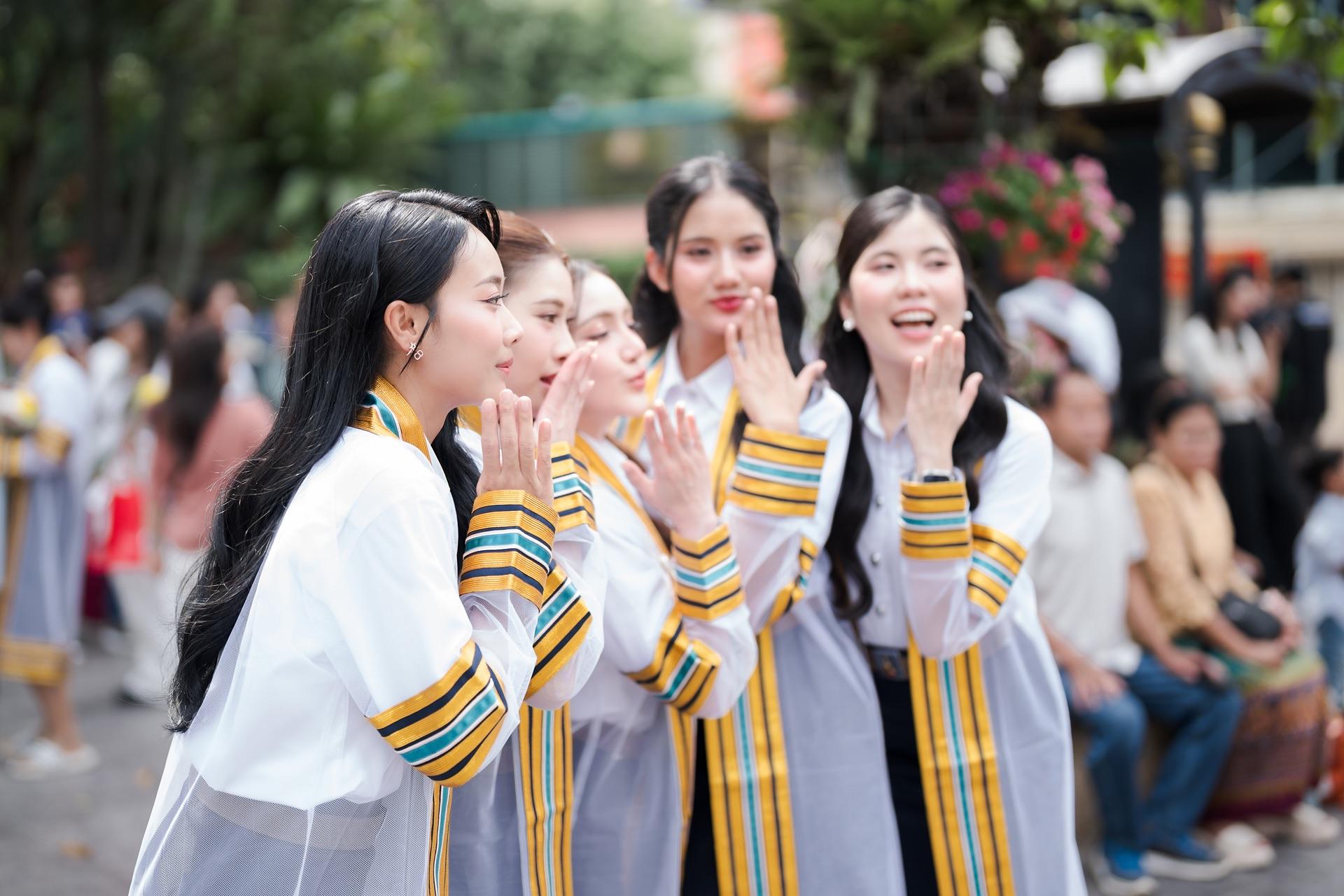 ผลงานรับปริญญา มหาวิทยาลัยราชภัฏสวนสุนันทา โดย Photanae ภาพที่ 12