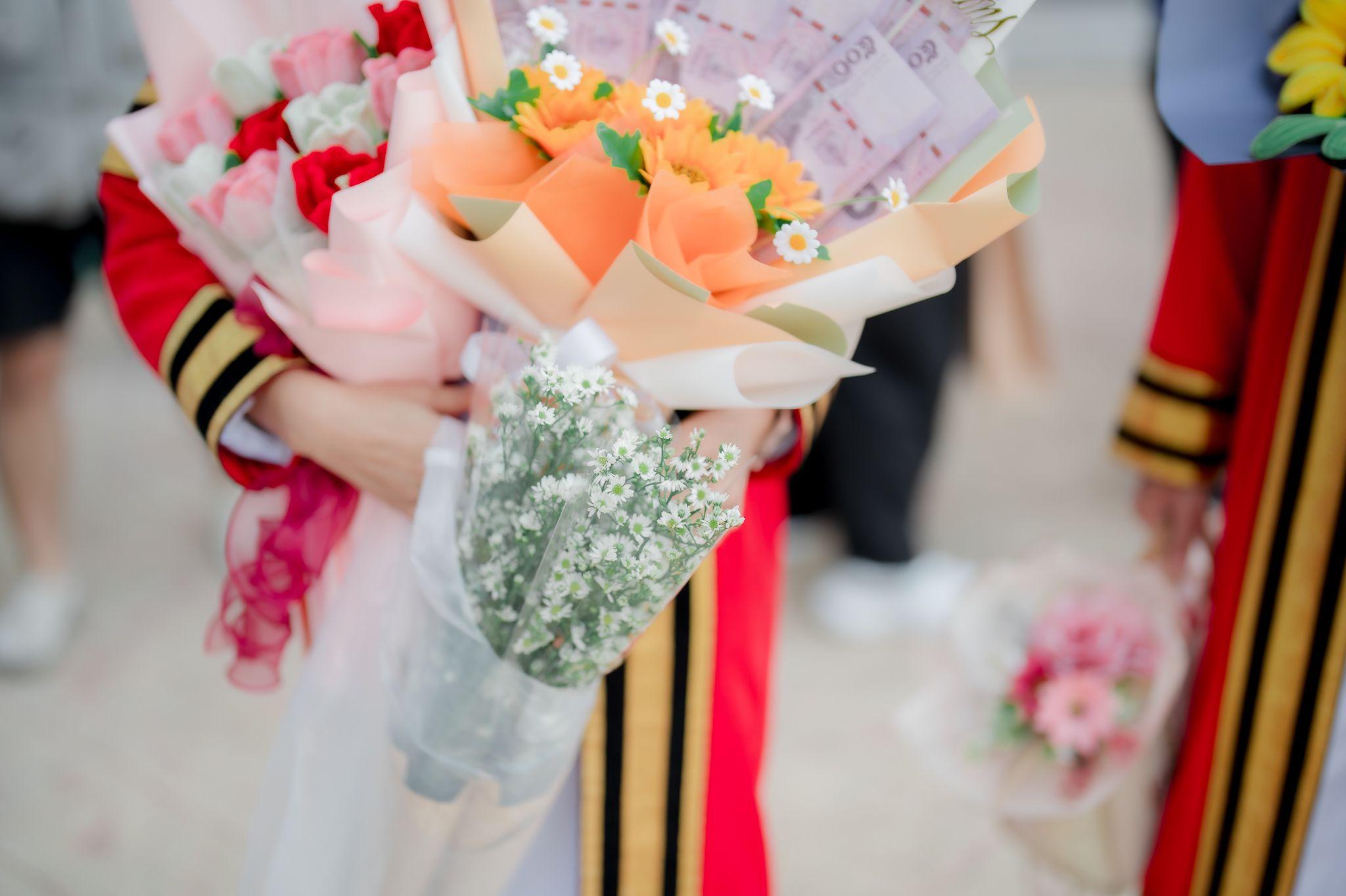 ผลงานรับปริญญา มหาวิทยาลัยเทคโนโลยีพระจอมเกล้าธนบุรี โดย Lucky Foto ช่างภาพรับปริญญา ภาพที่ 4