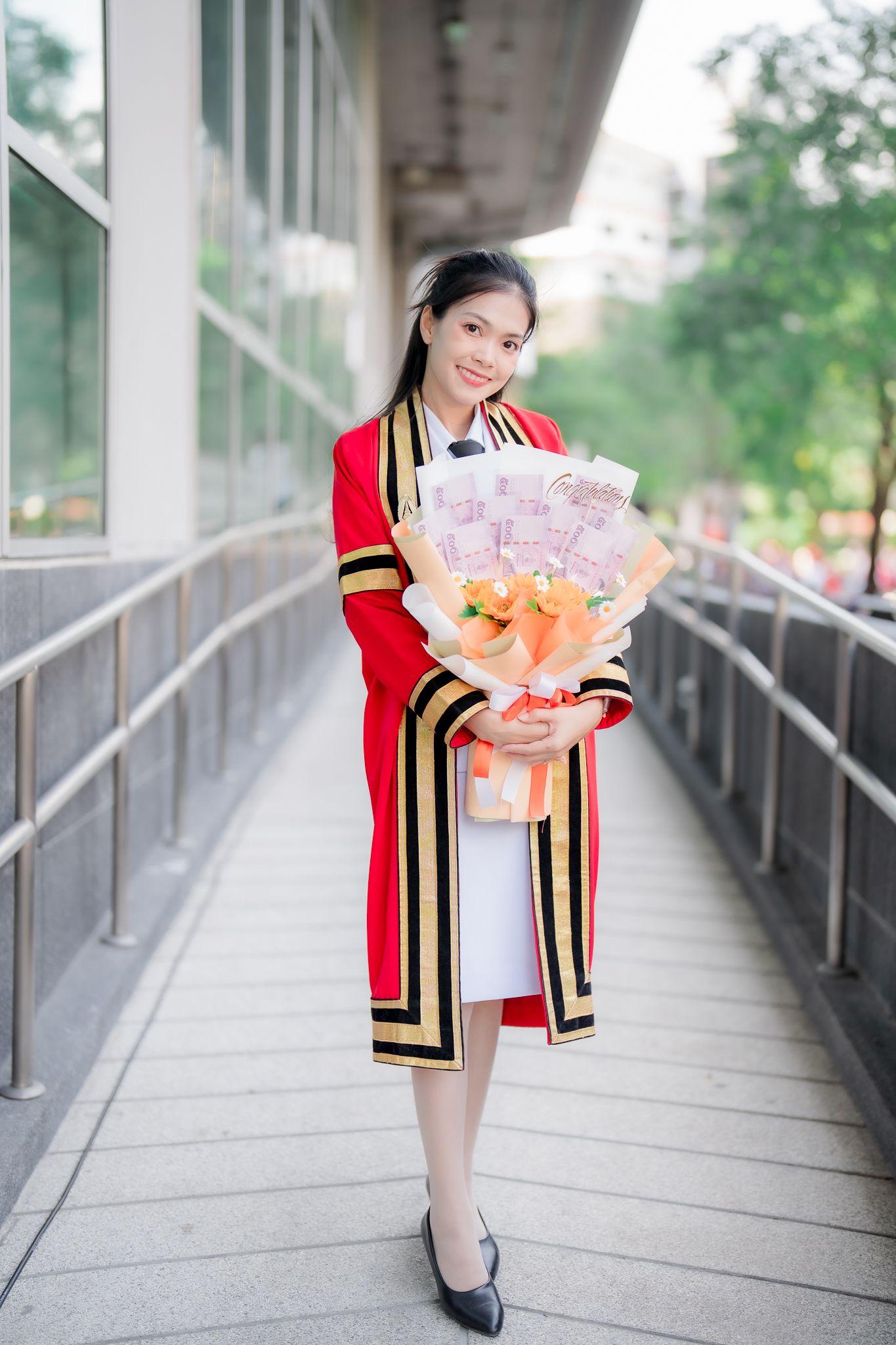 ผลงานรับปริญญา มหาวิทยาลัยเทคโนโลยีพระจอมเกล้าธนบุรี โดย Lucky Foto ช่างภาพรับปริญญา ภาพที่ 5