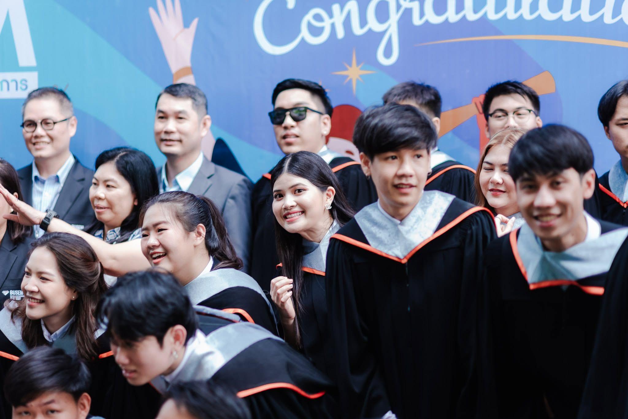 ผลงานรับปริญญา มหาวิทยาลัยกรุงเทพ โดย Ninemonday ภาพที่ 4
