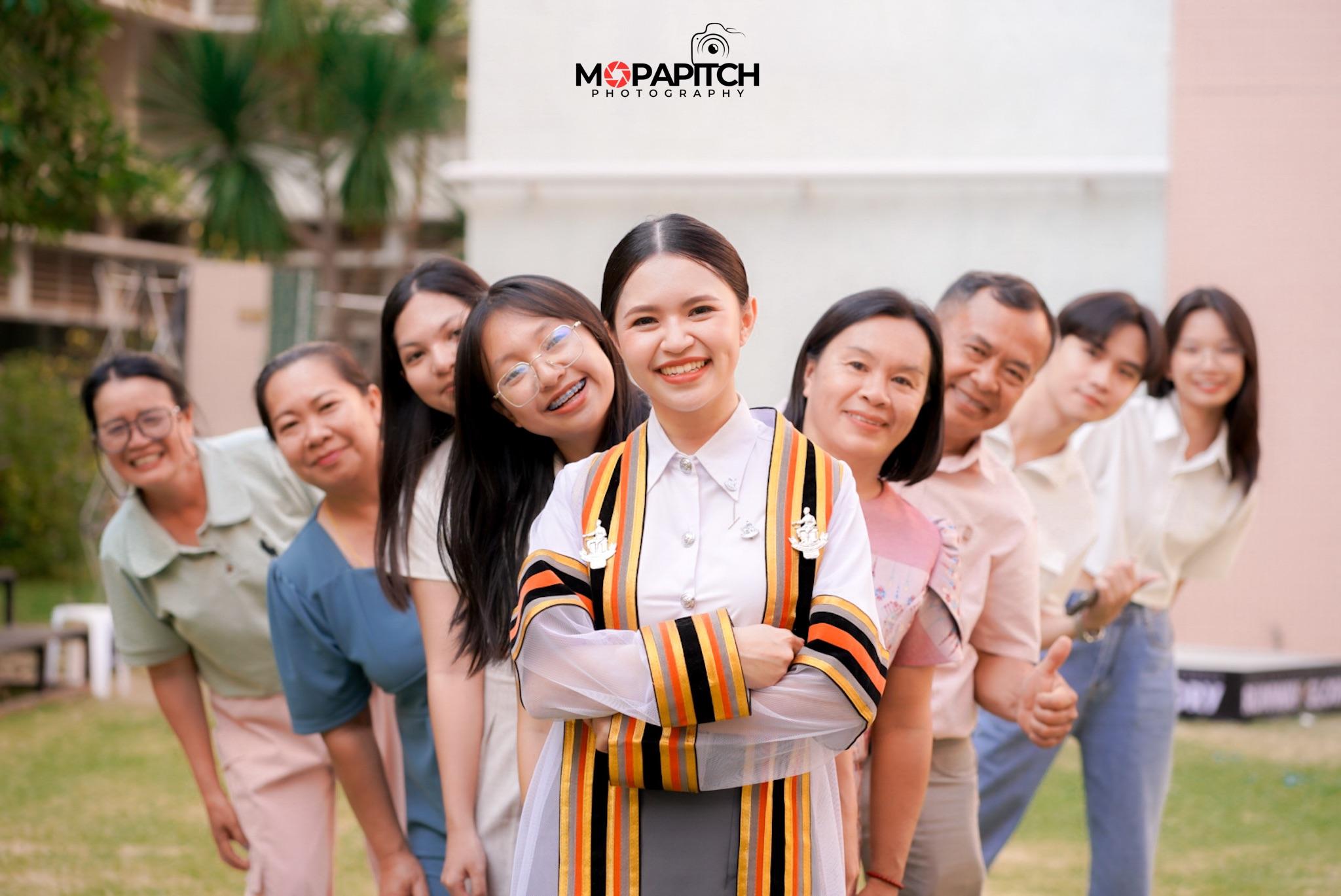 ผลงานรับปริญญา มหาวิทยาลัยนเรศวร โดย Mo Papitch ภาพที่ 1