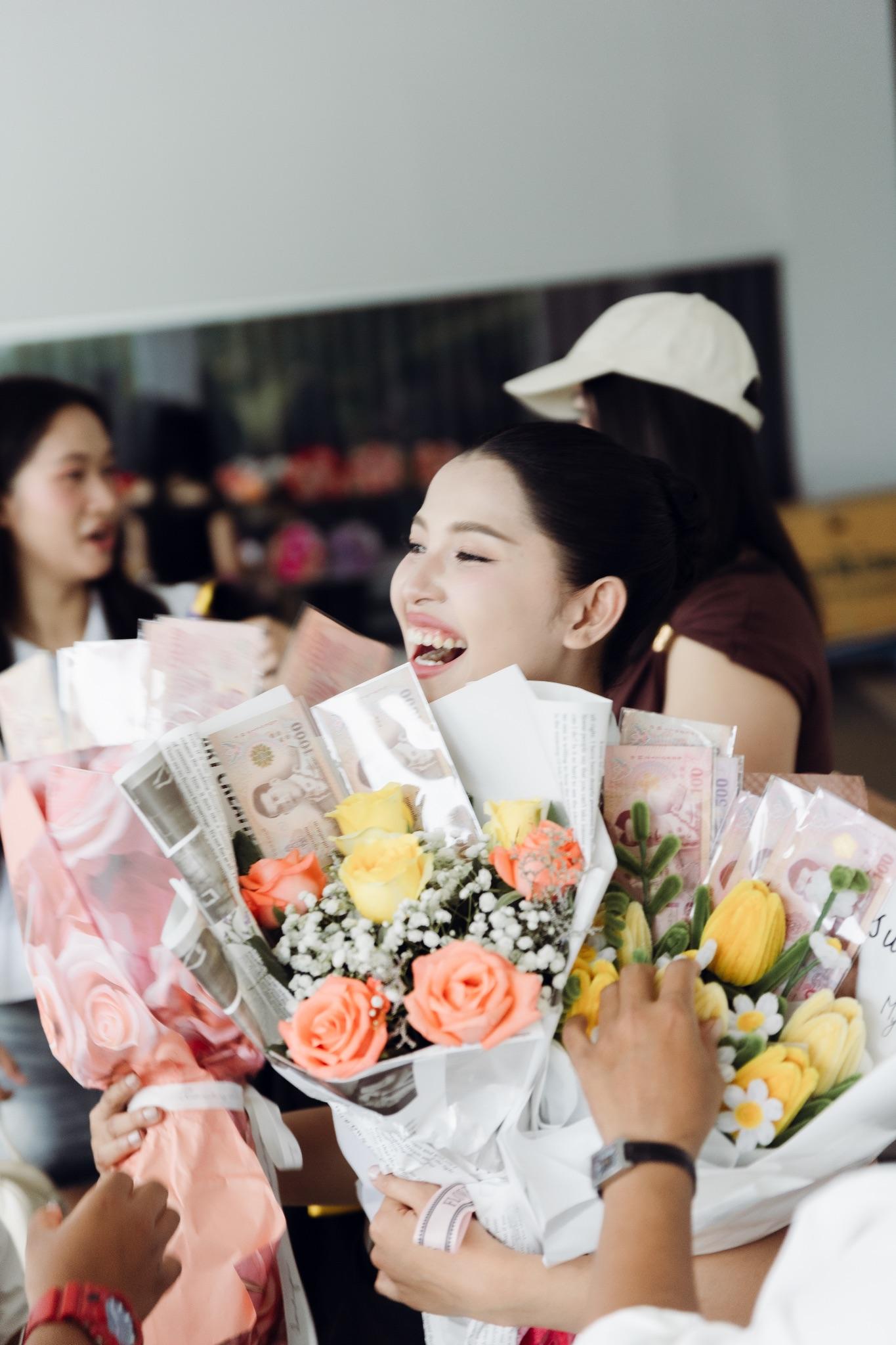 ผลงานรับปริญญา โดย Tap09k ภาพที่ 16