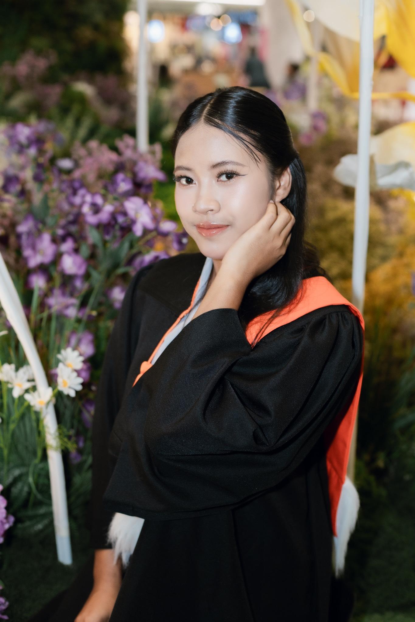 ผลงานรับปริญญา โดย Tap09k ภาพที่ 4