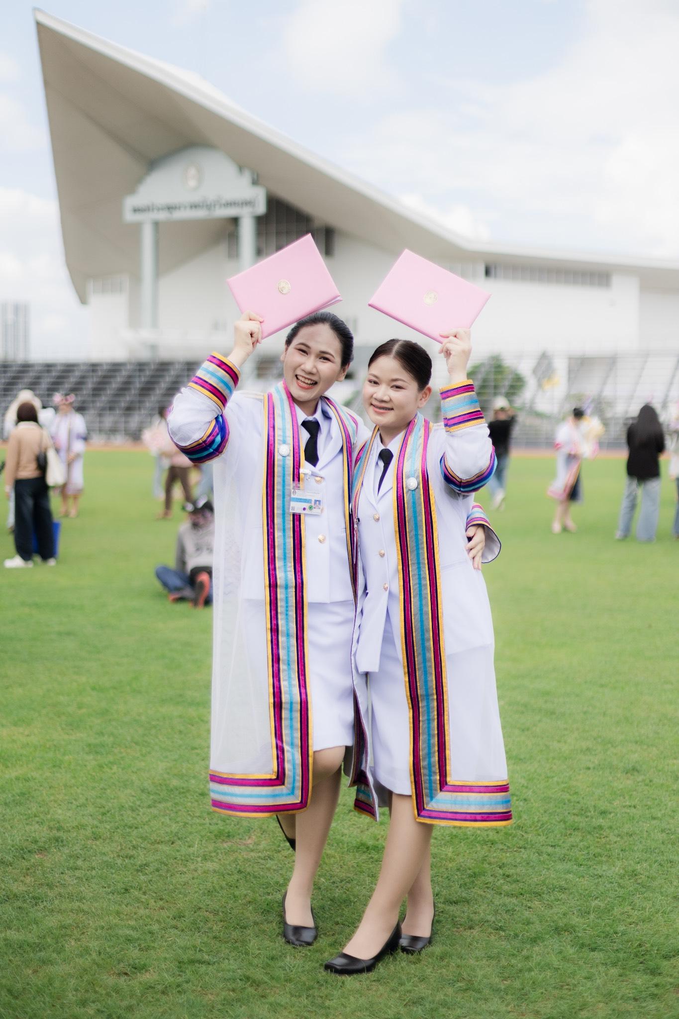 ผลงานรับปริญญา โดย Tap09k ภาพที่ 10