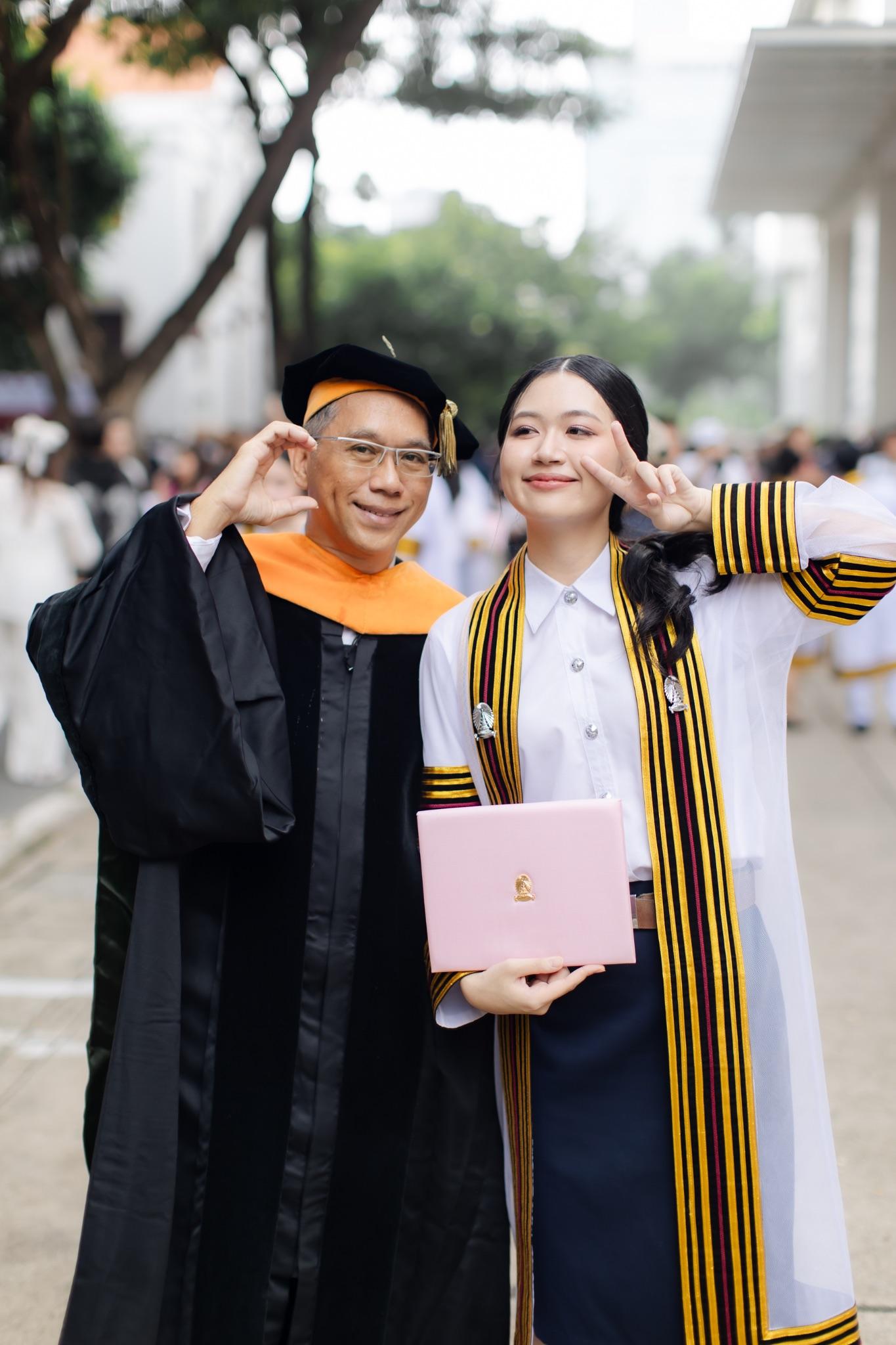 ผลงานรับปริญญา จุฬาลงกรณ์มหาวิทยาลัย โดย Memoriesbypat ภาพที่ 20