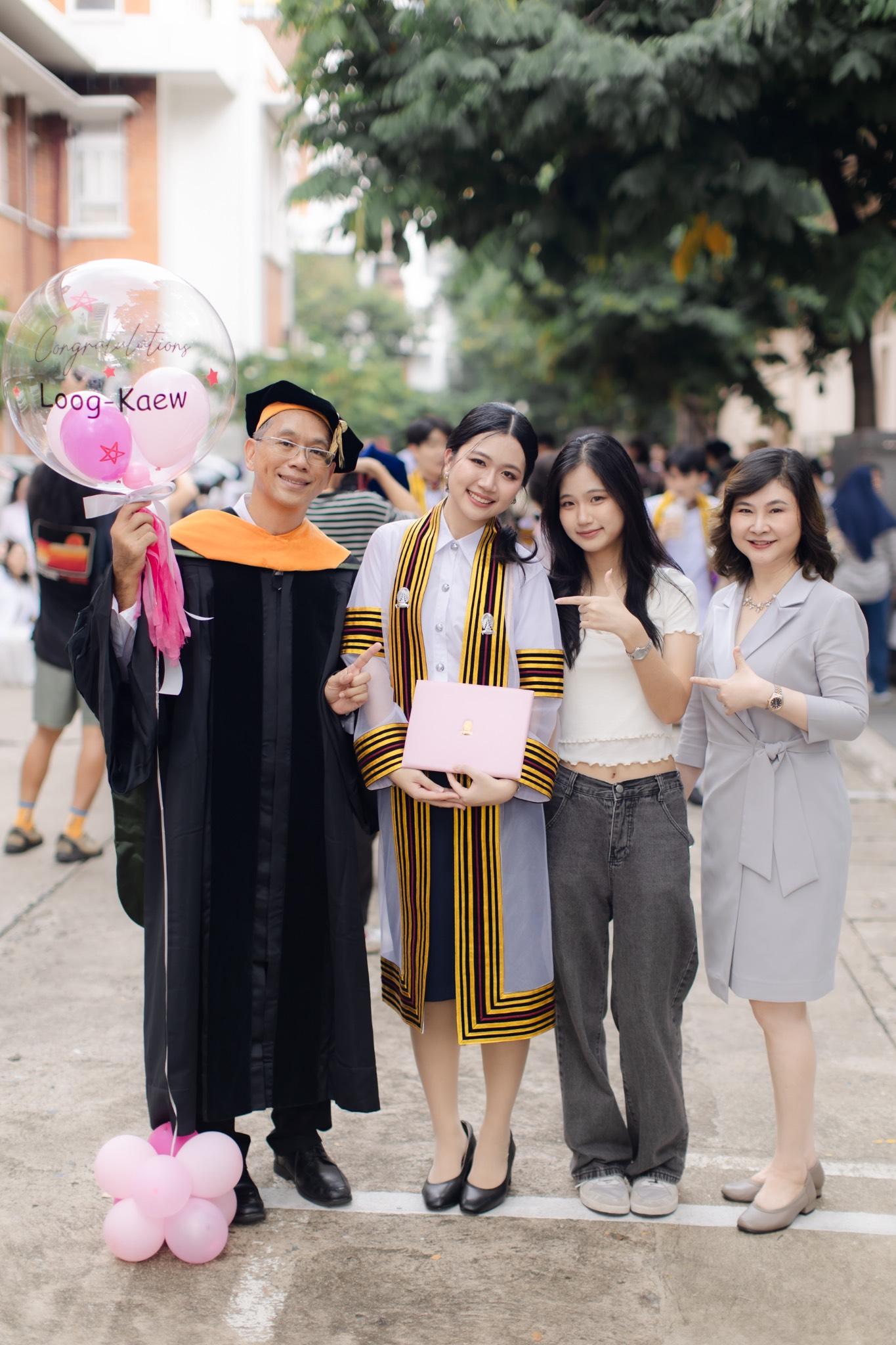 ผลงานรับปริญญา จุฬาลงกรณ์มหาวิทยาลัย โดย Memoriesbypat ภาพที่ 18