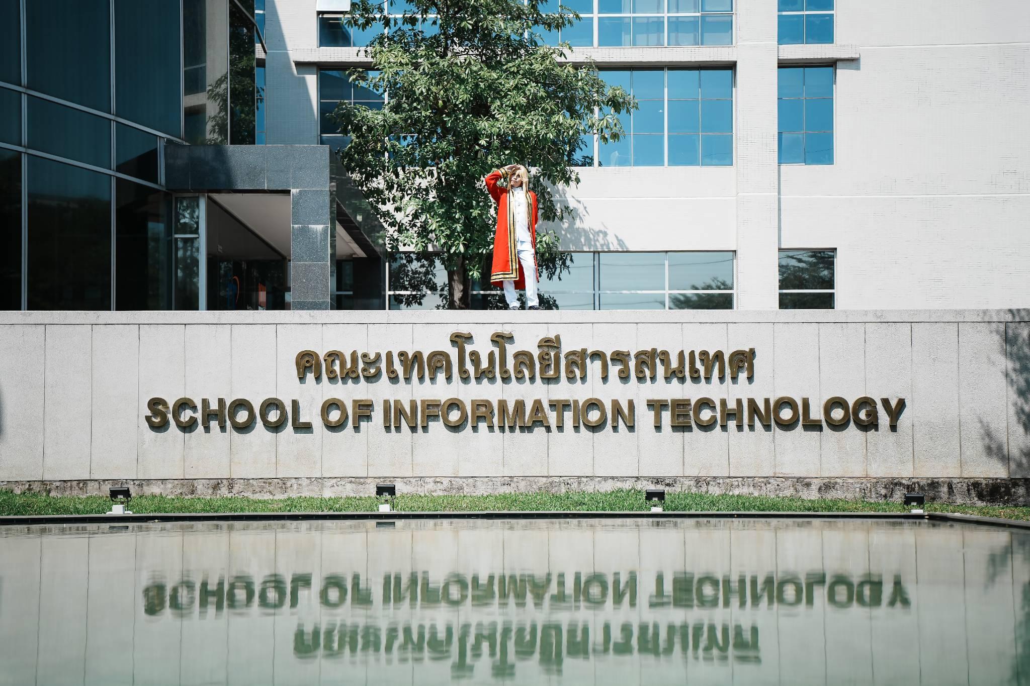 ผลงานรับปริญญา สถาบันเทคโนโลยีพระจอมเกล้าเจ้าคุณทหารลาดกระบัง โดย MeenTheFox ภาพที่ 3