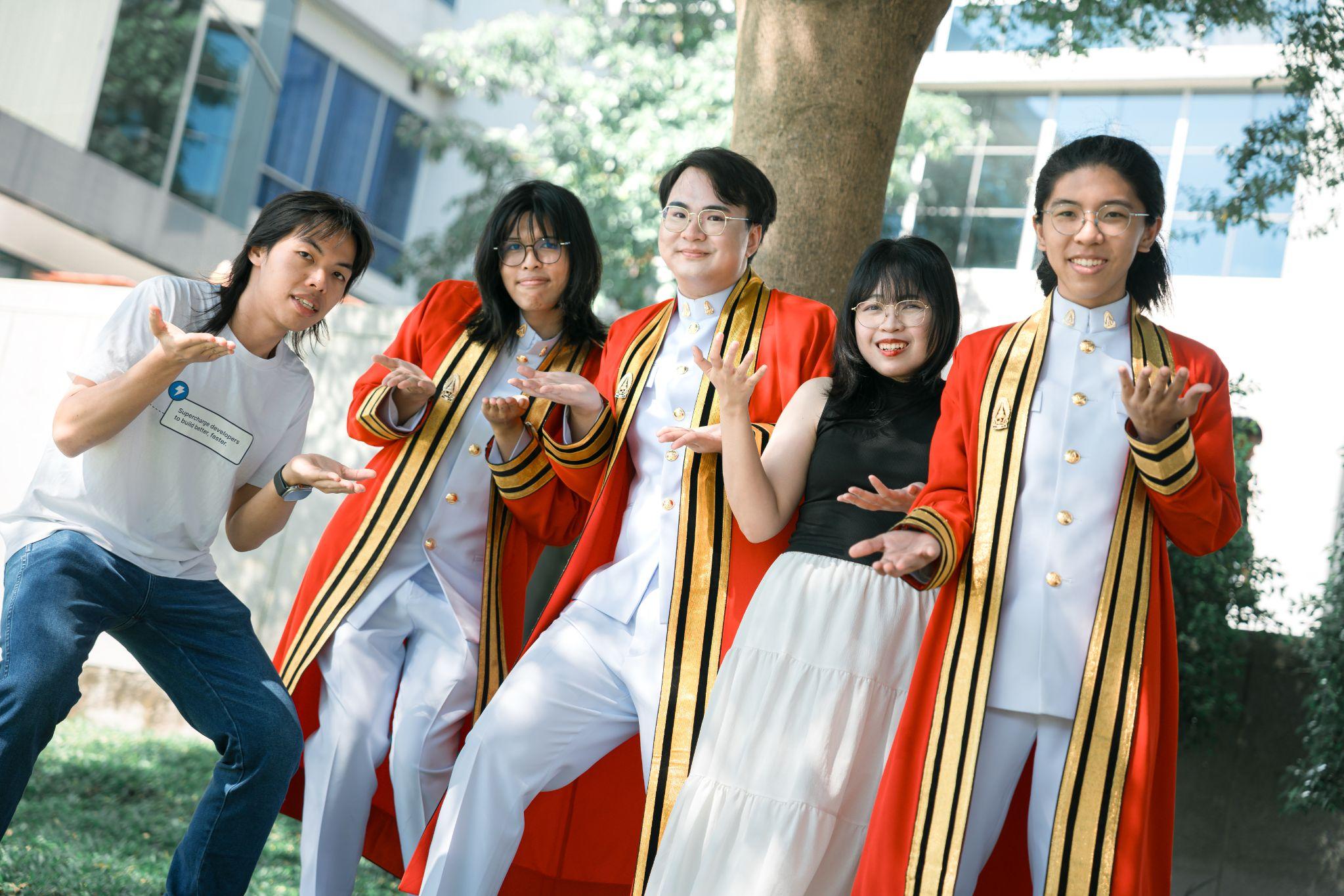 ผลงานรับปริญญา สถาบันเทคโนโลยีพระจอมเกล้าเจ้าคุณทหารลาดกระบัง โดย MeenTheFox ภาพที่ 1