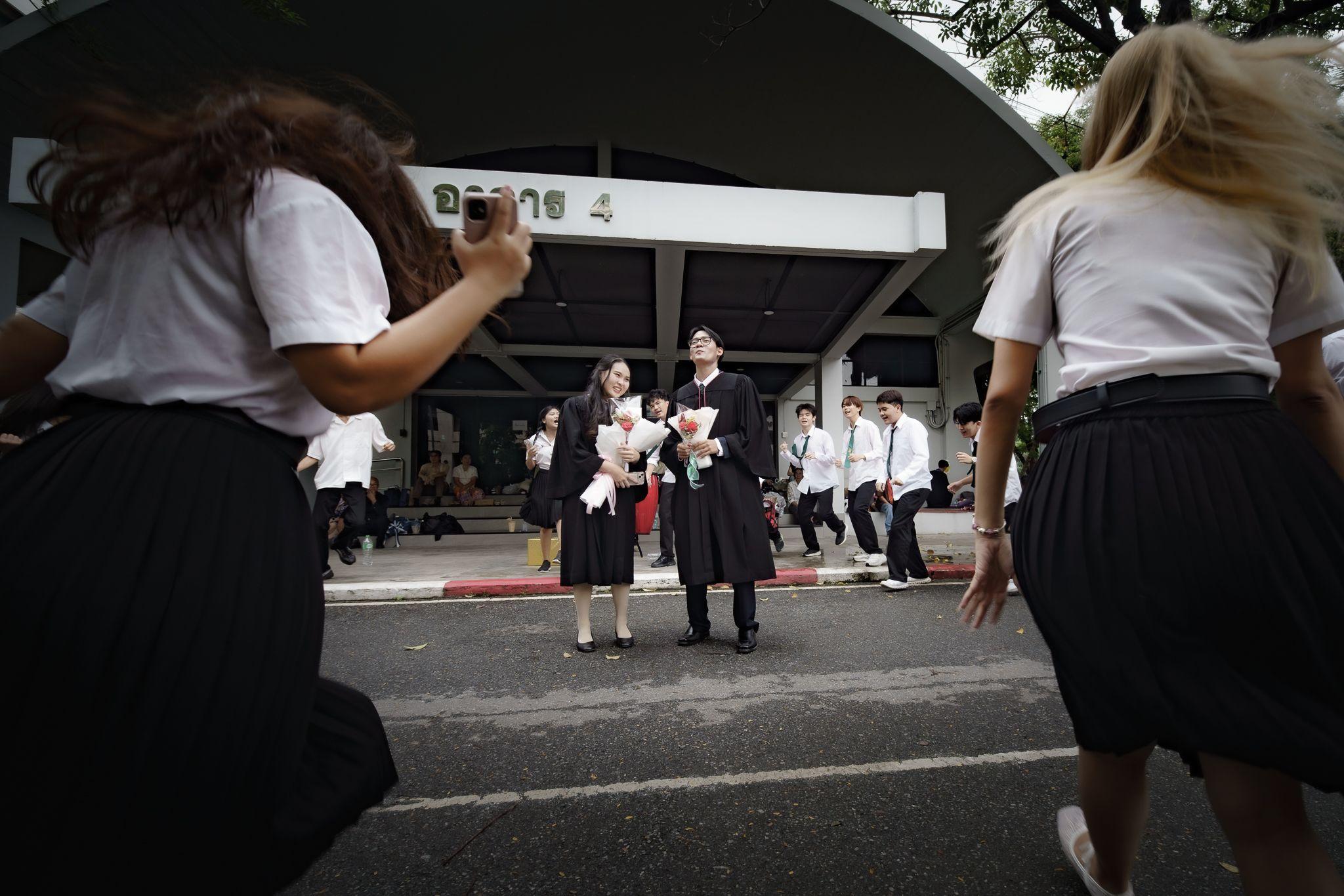ผลงานรับปริญญา มหาวิทยาลัยเกษตรศาสตร์ โดย run and gun productions ภาพที่ 7