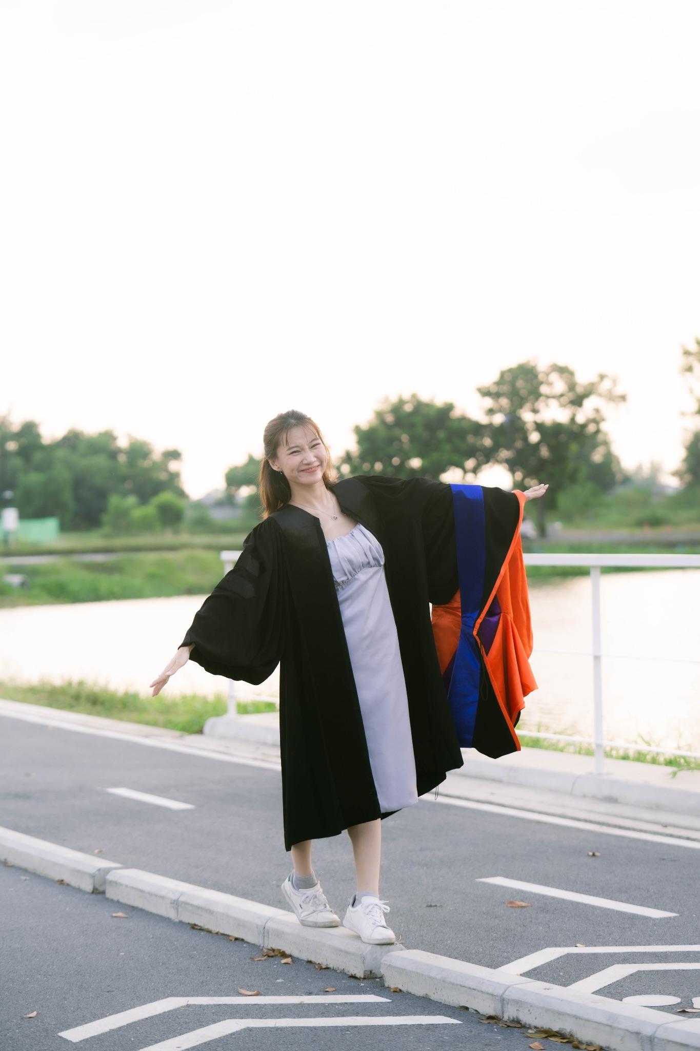 ผลงานรับปริญญา มหาวิทยาลัยกรุงเทพ โดย pacharaphoto ภาพที่ 20