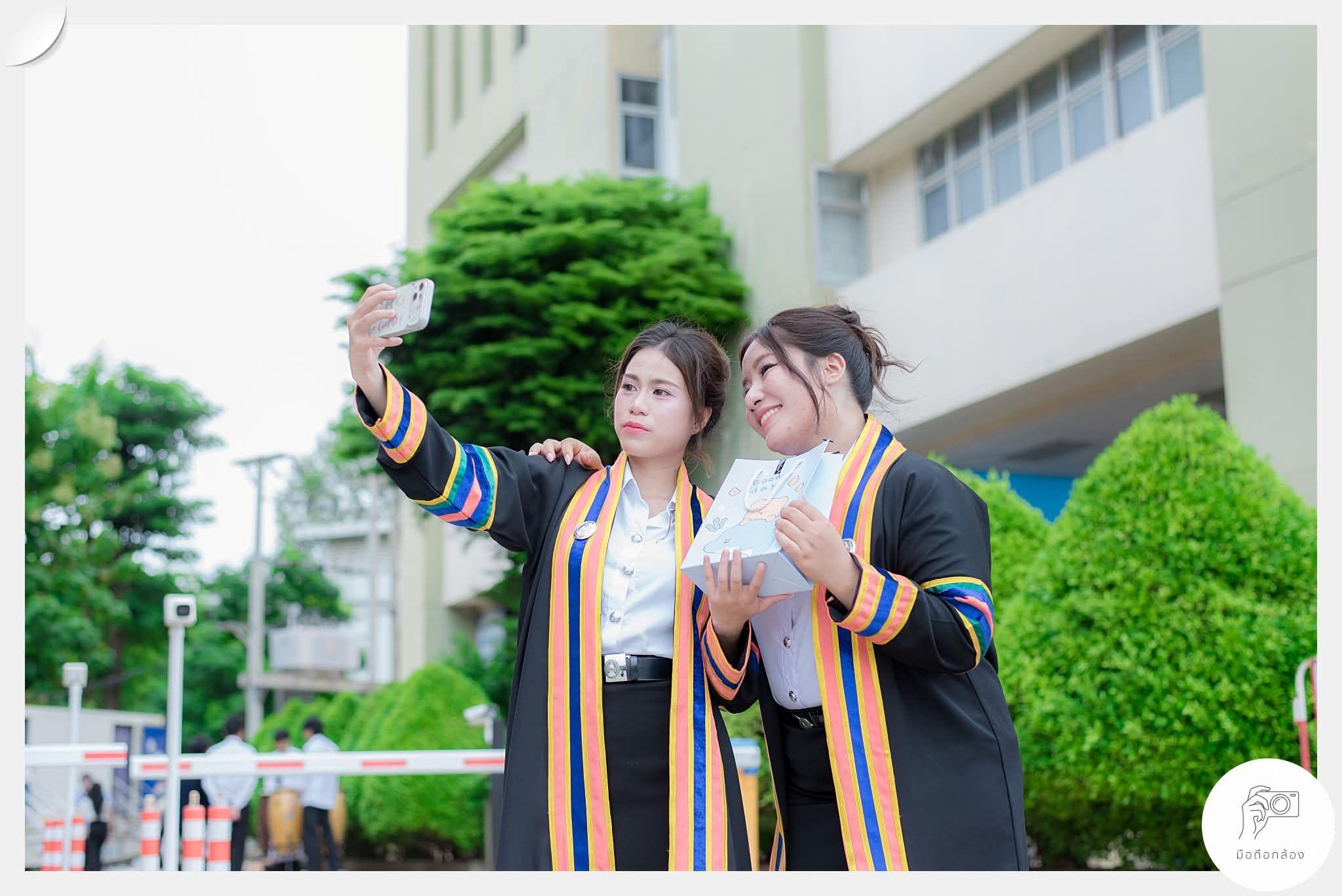 ผลงานรับปริญญา มหาวิทยาลัยราชภัฏนครปฐม โดย มือถือกล้อง ภาพที่ 8