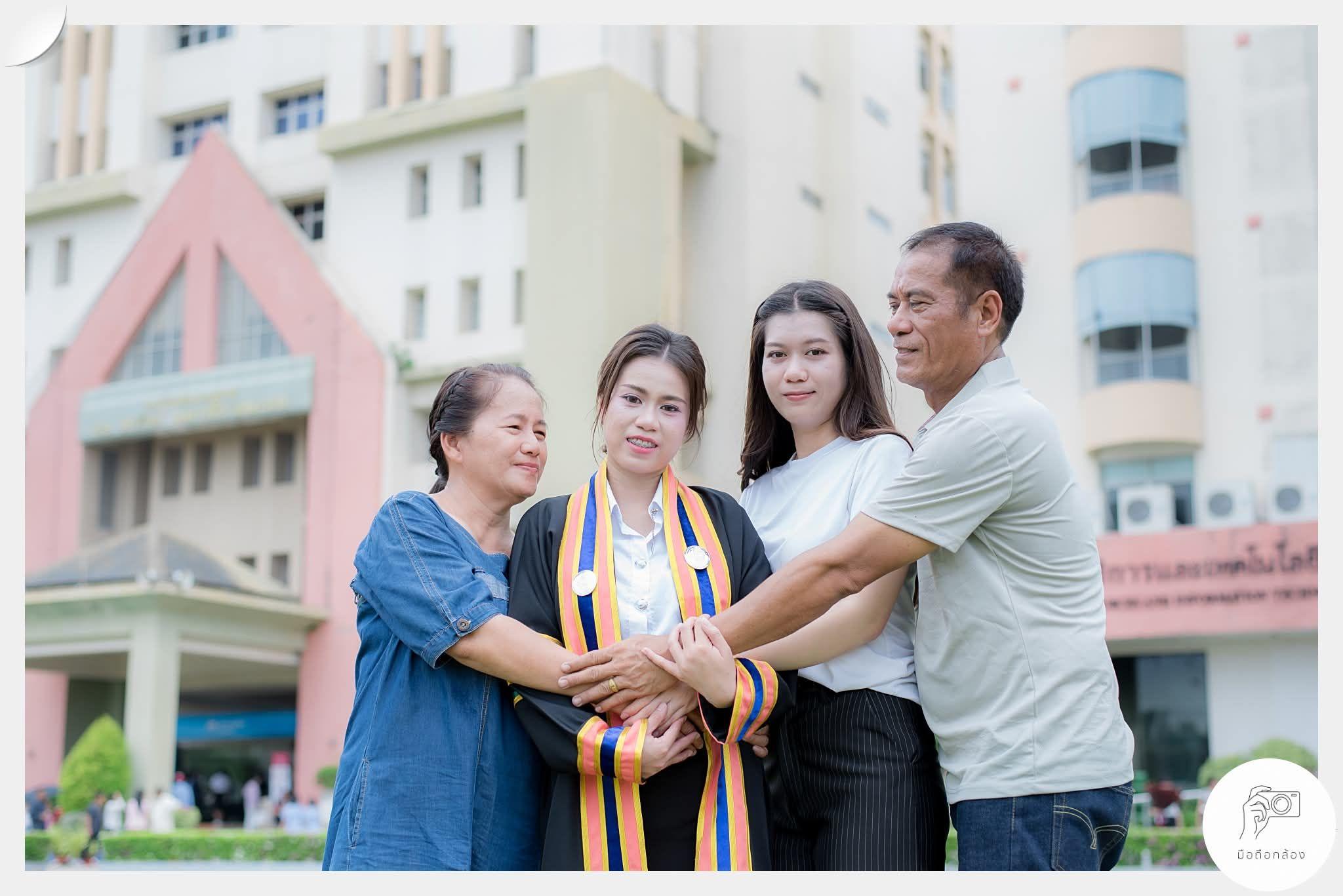 ผลงานรับปริญญา มหาวิทยาลัยราชภัฏนครปฐม โดย มือถือกล้อง ภาพที่ 1