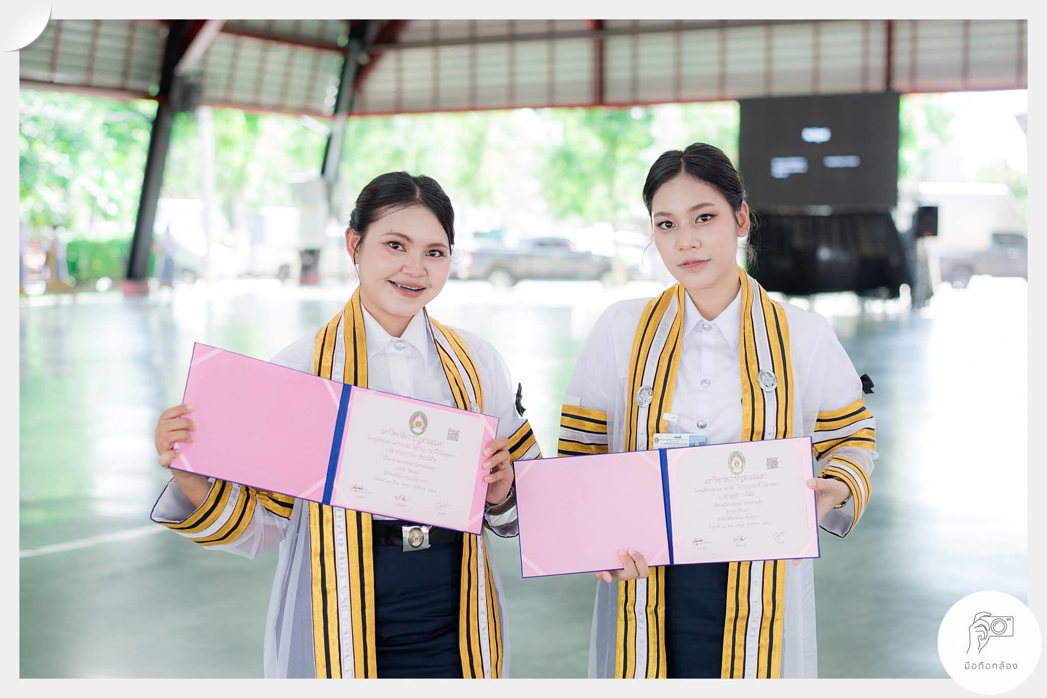 ผลงานรับปริญญา มหาวิทยาลัยราชภัฏสวนสุนันทา โดย มือถือกล้อง ภาพที่ 10